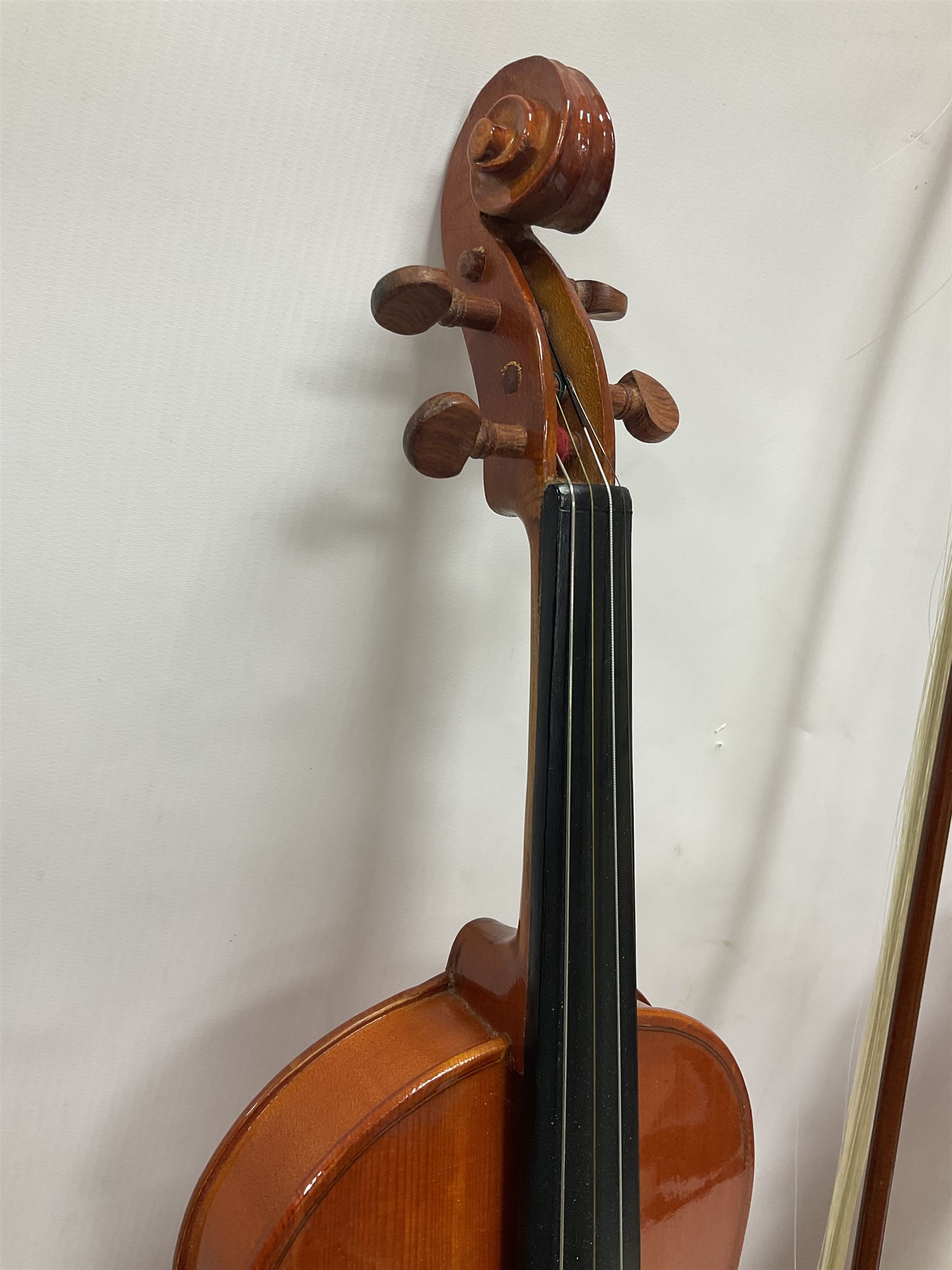 Two contemporary 3/4 violins including a Stentor student with a maple back and ribs and spruce top - Image 7 of 29