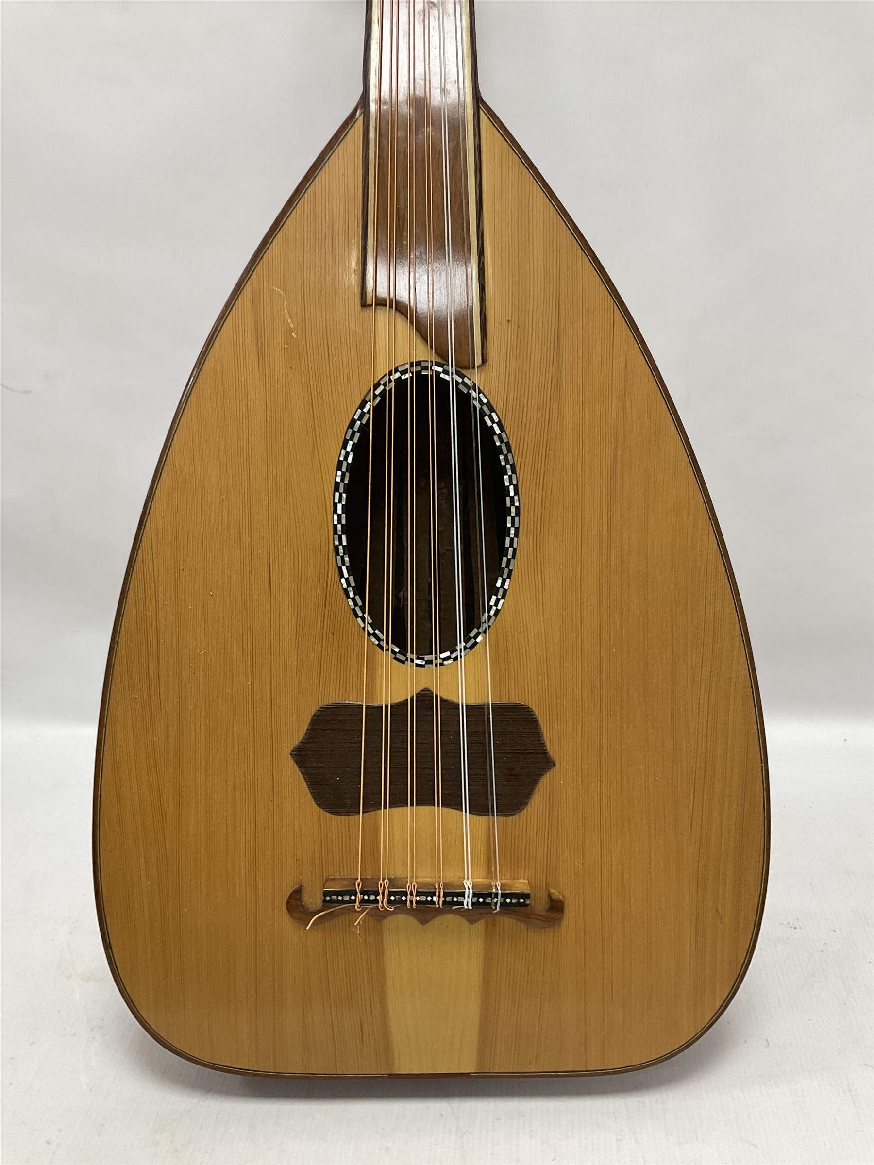 20th century Middle Eastern six string lute with a segmented back and a purpose designed hardwood st - Image 5 of 16