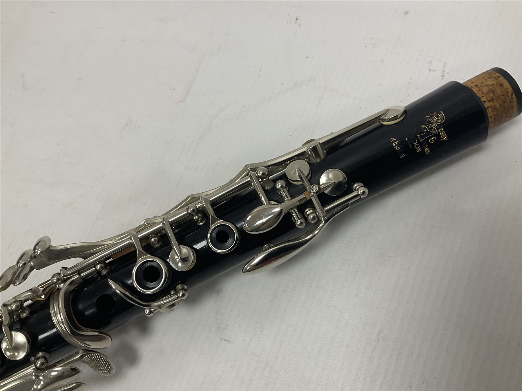 Boosey & Hawkes Regent B flat clarinet and accessories in a velvet lined fitted case - Image 8 of 19