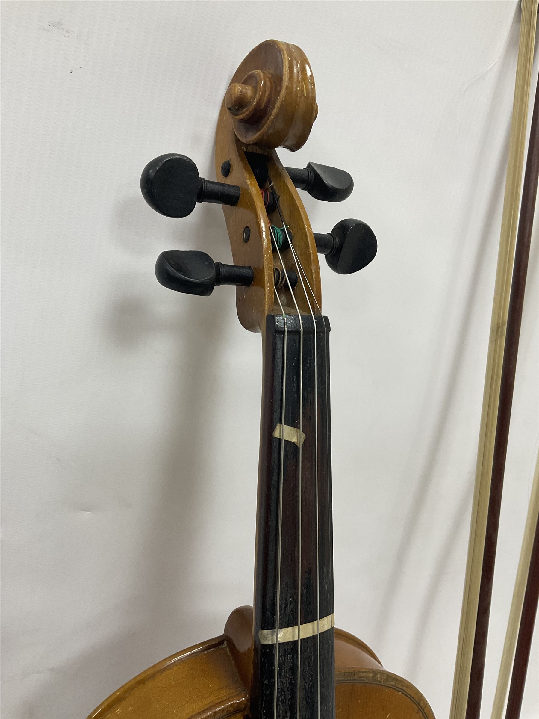 Full size Violin with a maple back and spruce top - Image 6 of 18