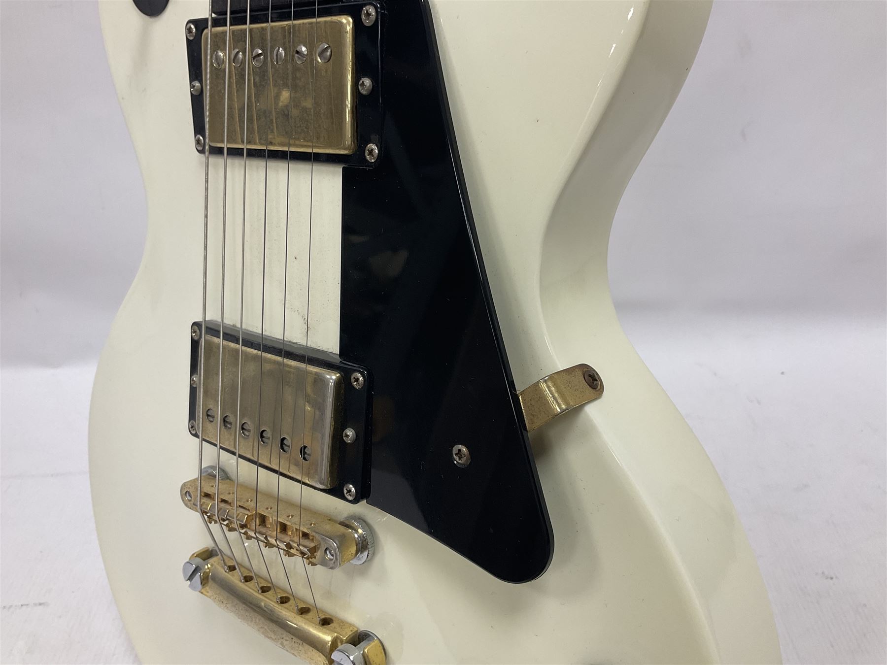 2010 Gibson Les Paul studio guitar - Image 6 of 24
