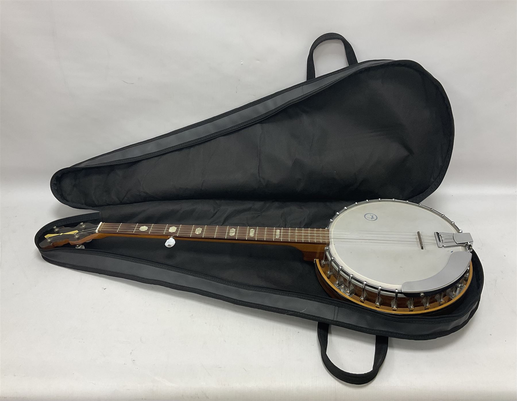 German 5-string contemporary banjo with a soft case - Image 3 of 17