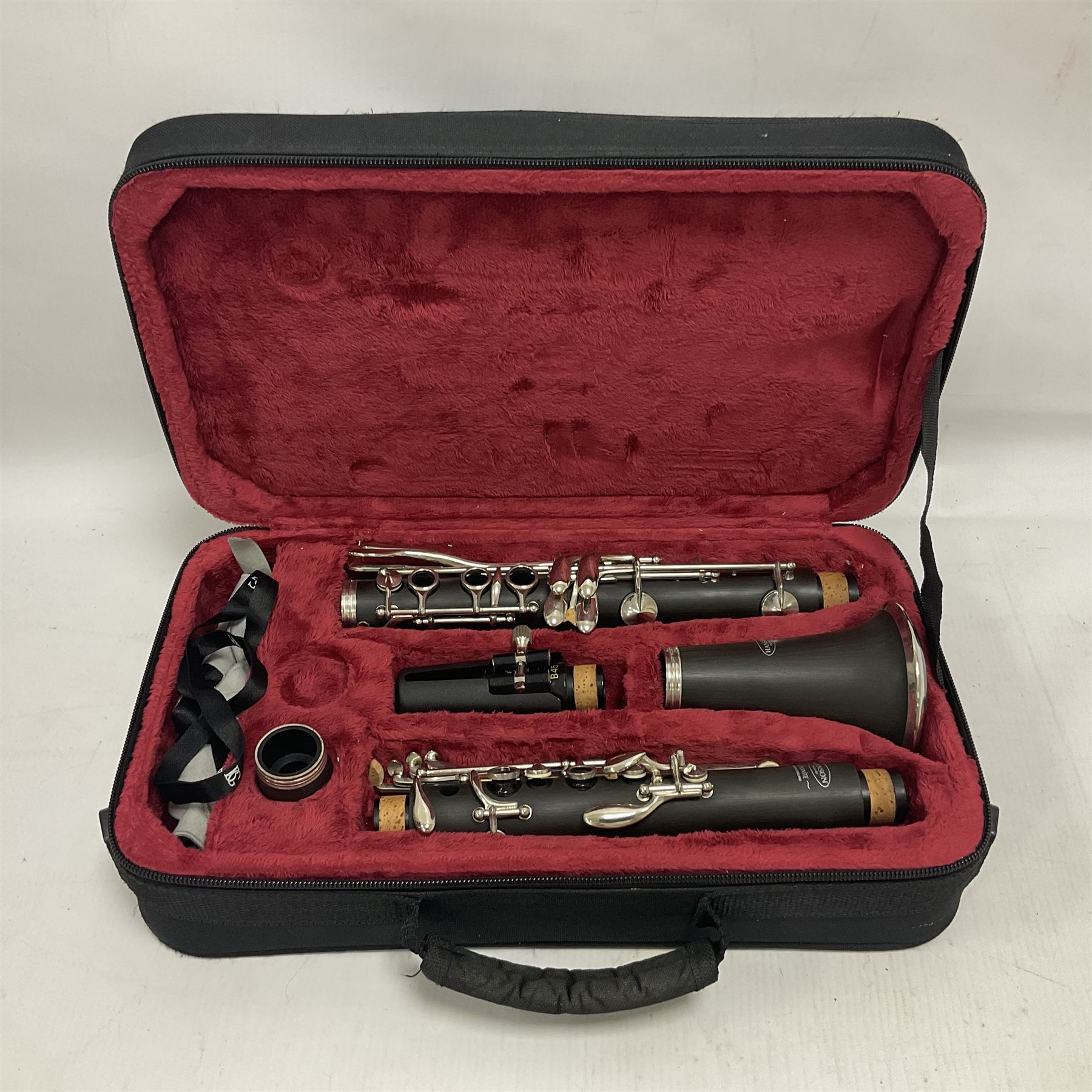 Hanson B Flat clarinet in a fitted case with accessories and three boxes of Vandoren reeds - Image 3 of 21