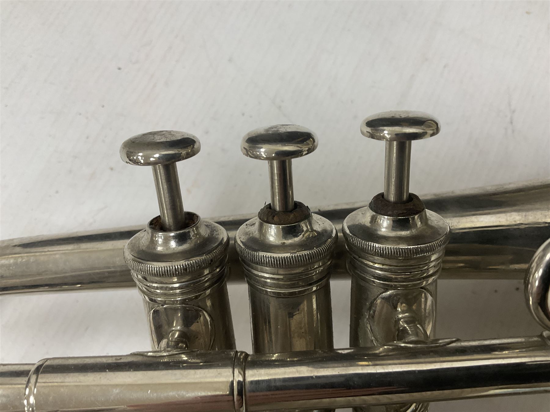 Silver plated series 5 B flat Cornet in fitted box with accessories - Image 12 of 21