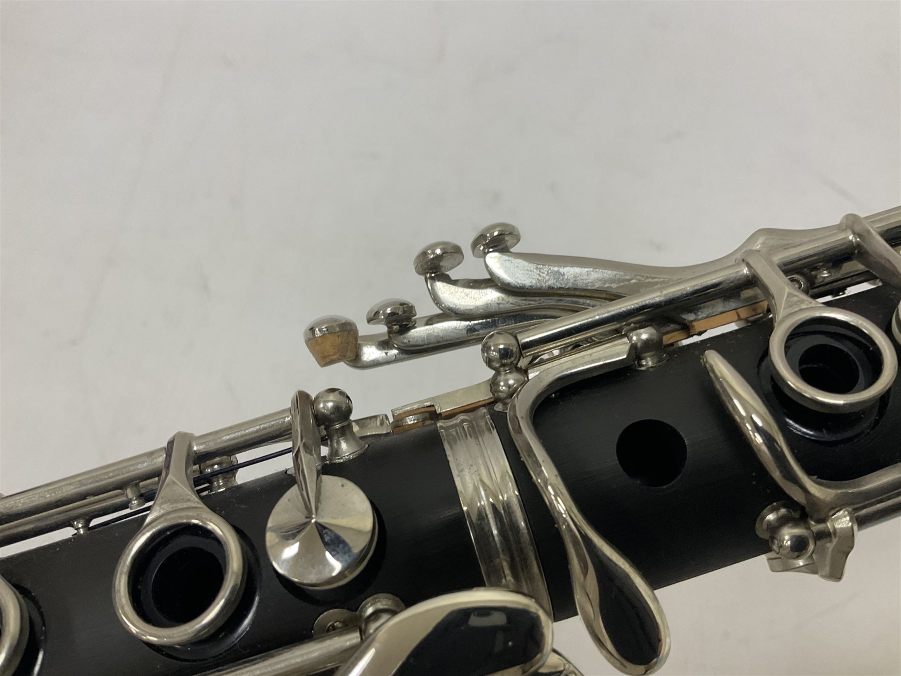 Hanson B Flat clarinet in a fitted case with accessories and three boxes of Vandoren reeds - Image 15 of 21