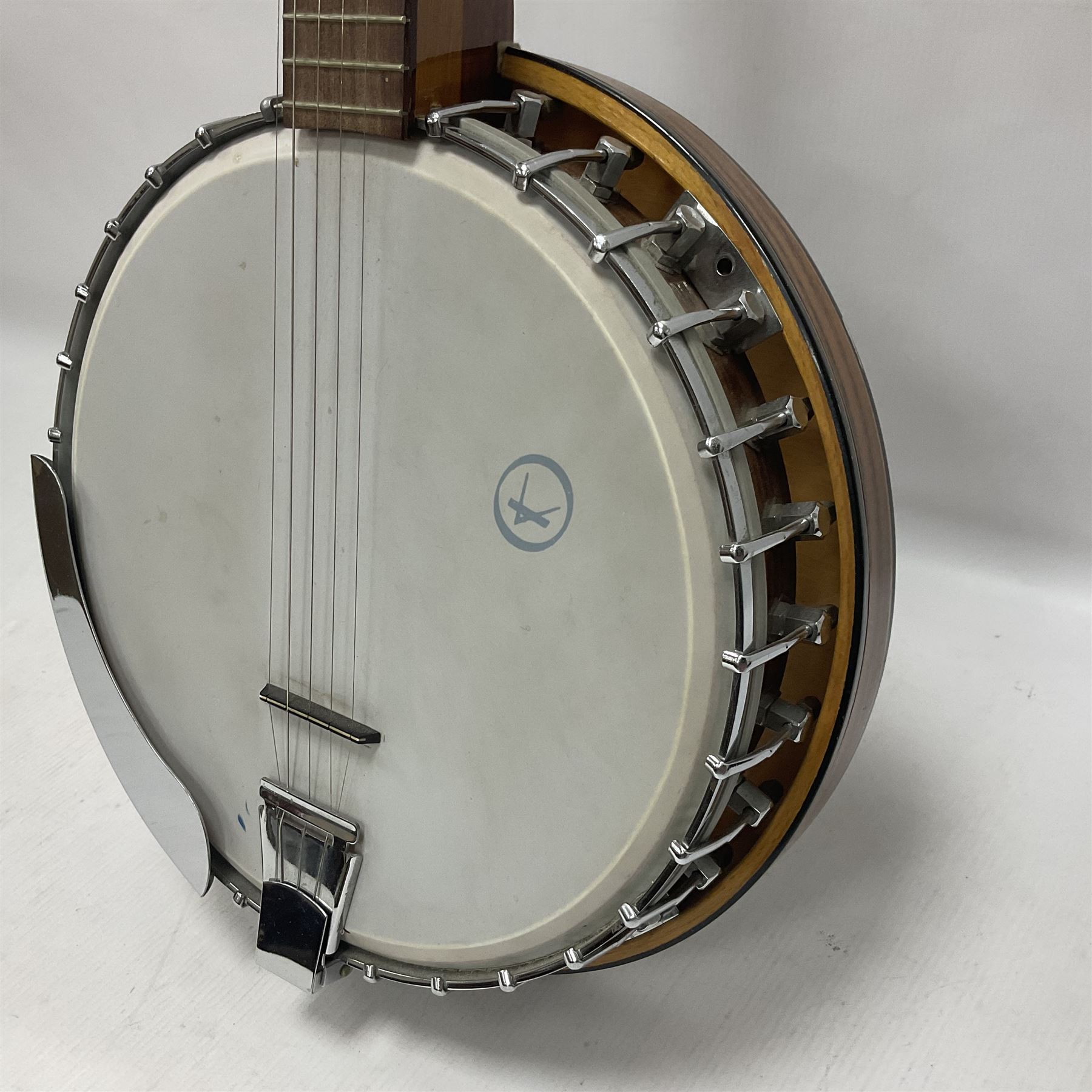 German 5-string contemporary banjo with a soft case - Image 6 of 17