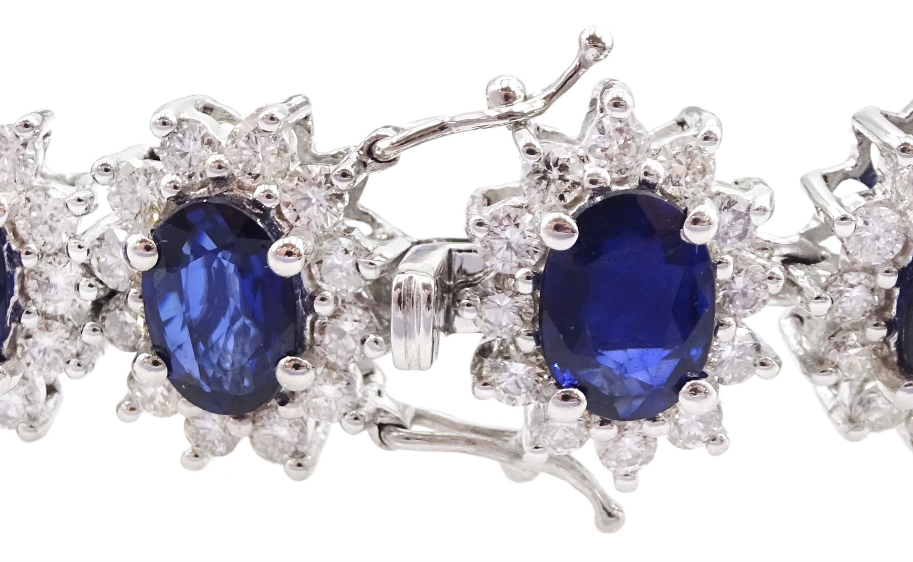 18ct white gold oval cut sapphire and round brilliant cut diamond bracelet - Image 3 of 3