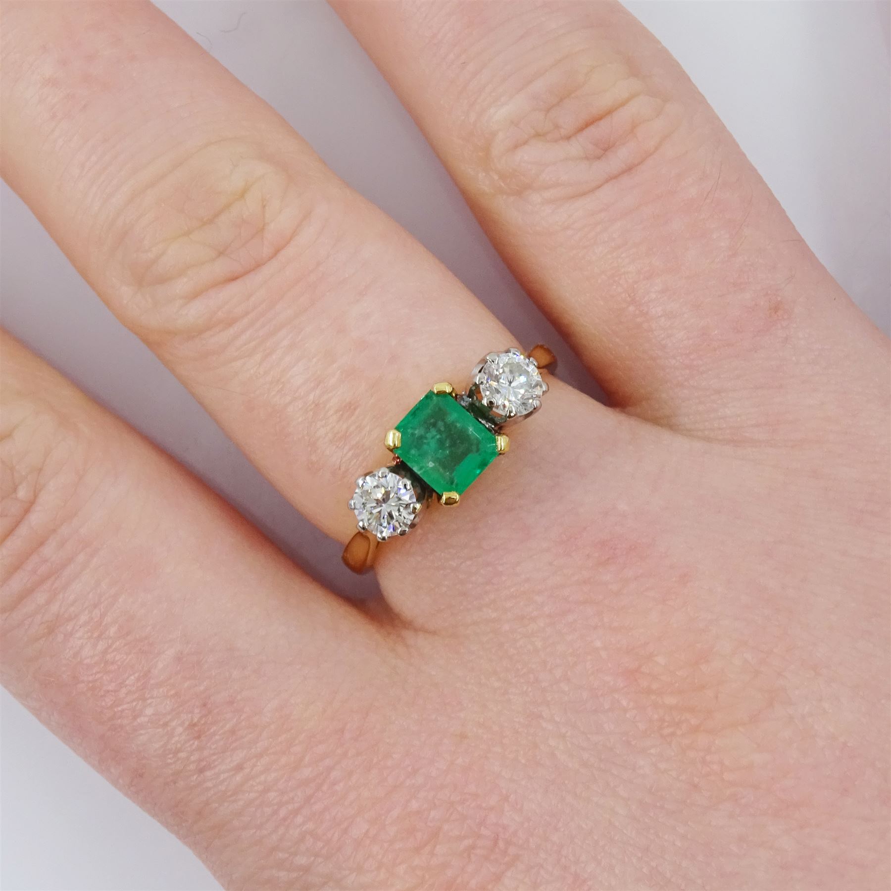18ct gold three stone emerald and round brilliant cut diamond ring - Image 2 of 4