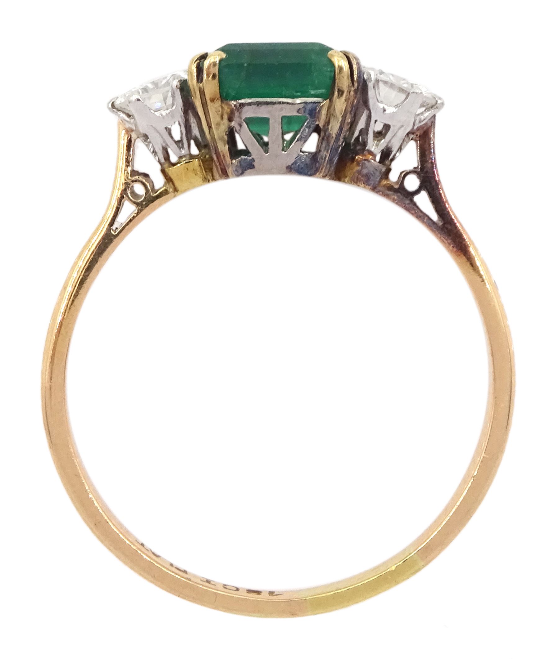 Gold three stone emerald and round brilliant cut diamond ring - Image 4 of 4