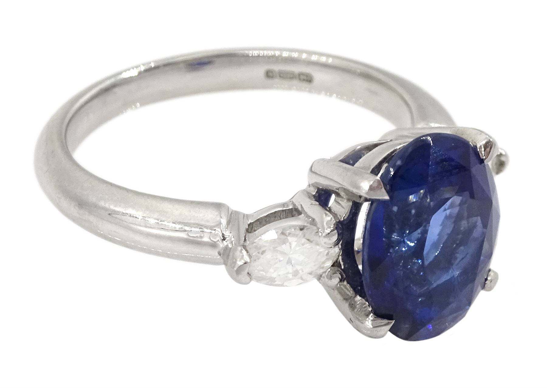 Platinum three stone oval cut sapphire and pear cut diamond ring - Image 3 of 7