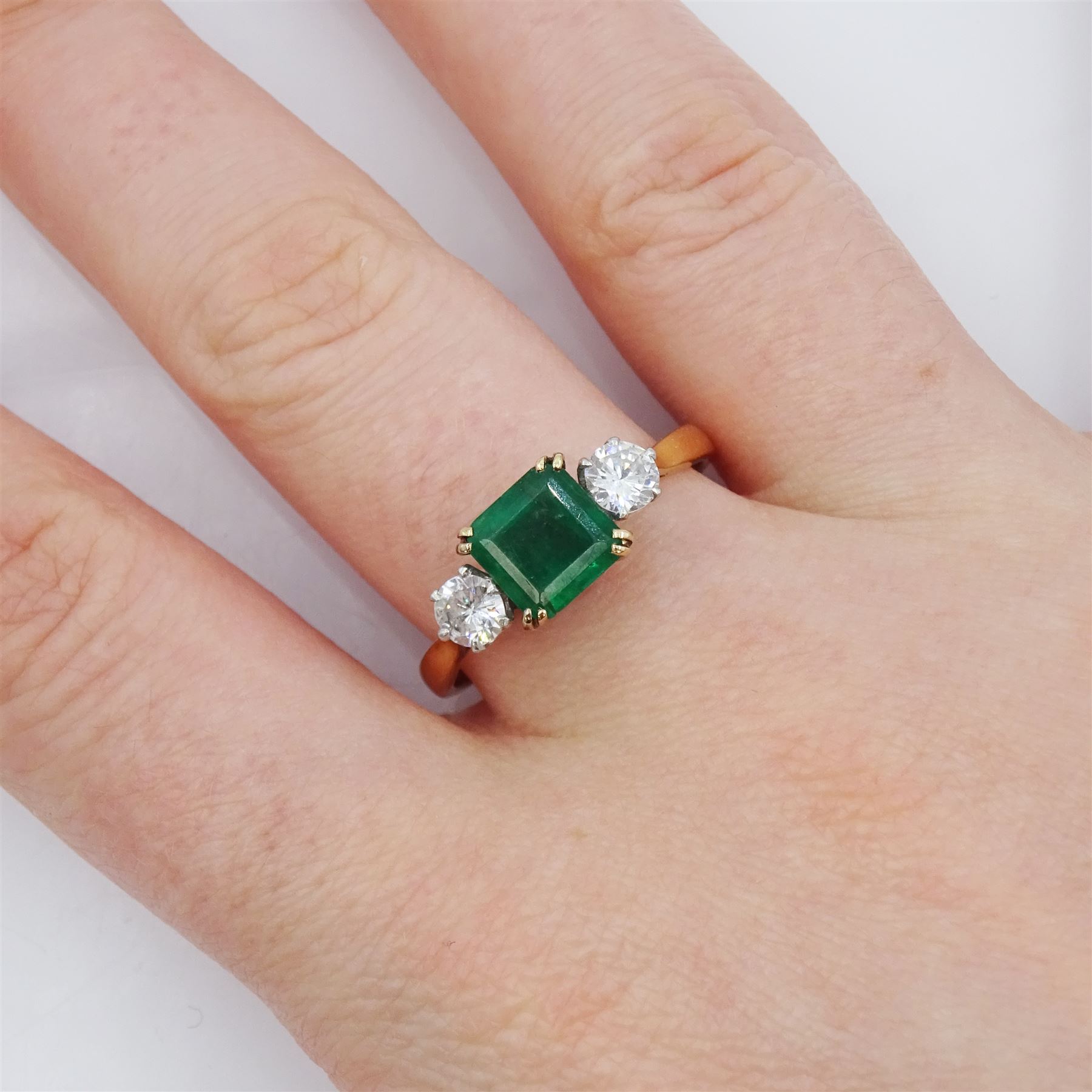 Gold three stone emerald and round brilliant cut diamond ring - Image 2 of 4