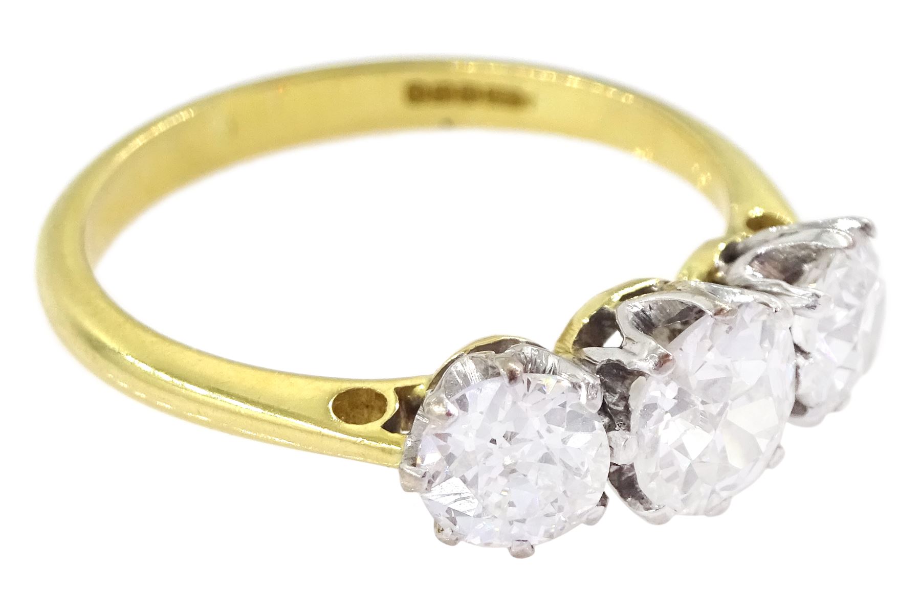 18ct gold three stone old cut diamond ring - Image 3 of 4