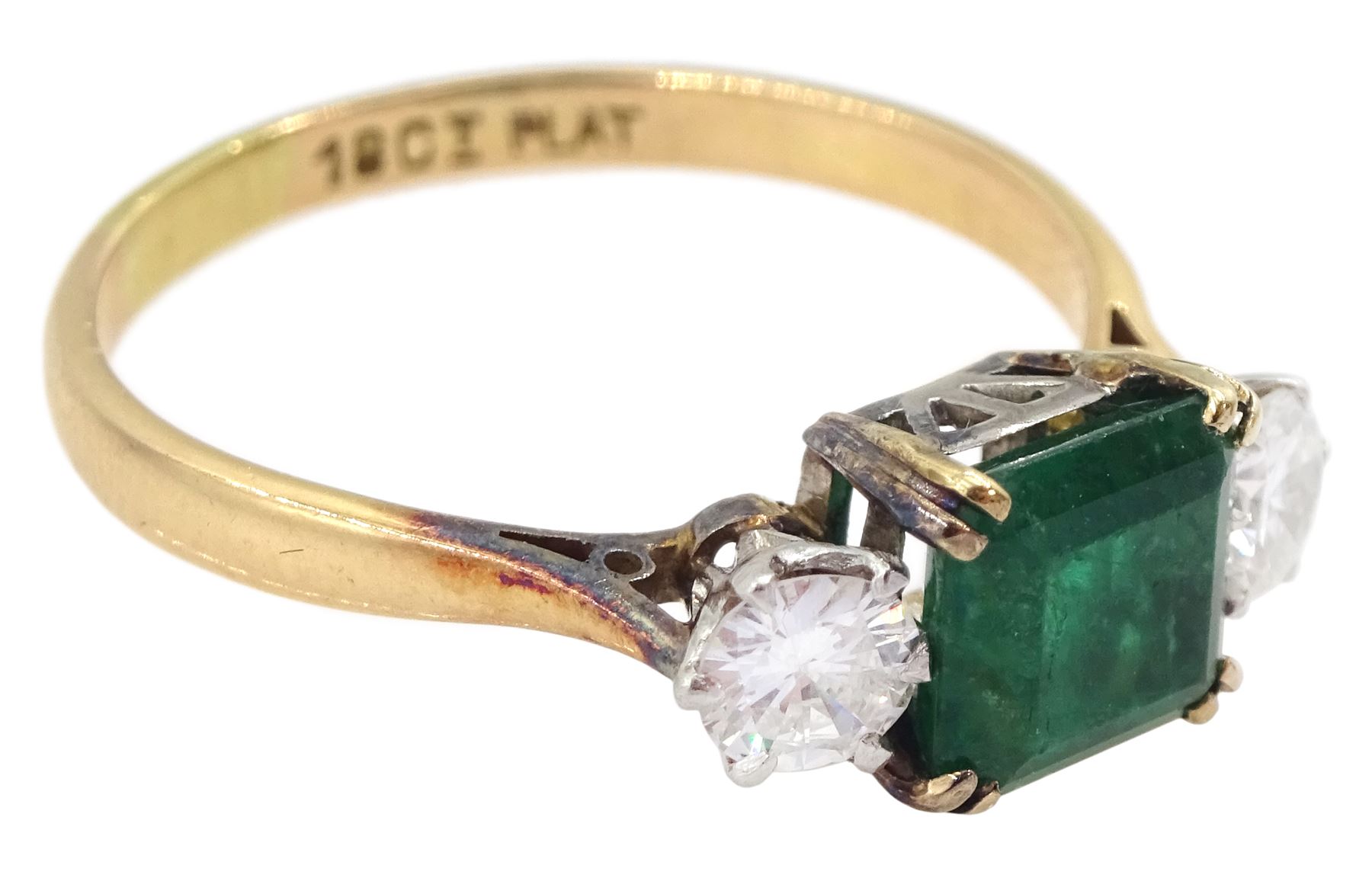 Gold three stone emerald and round brilliant cut diamond ring - Image 3 of 4