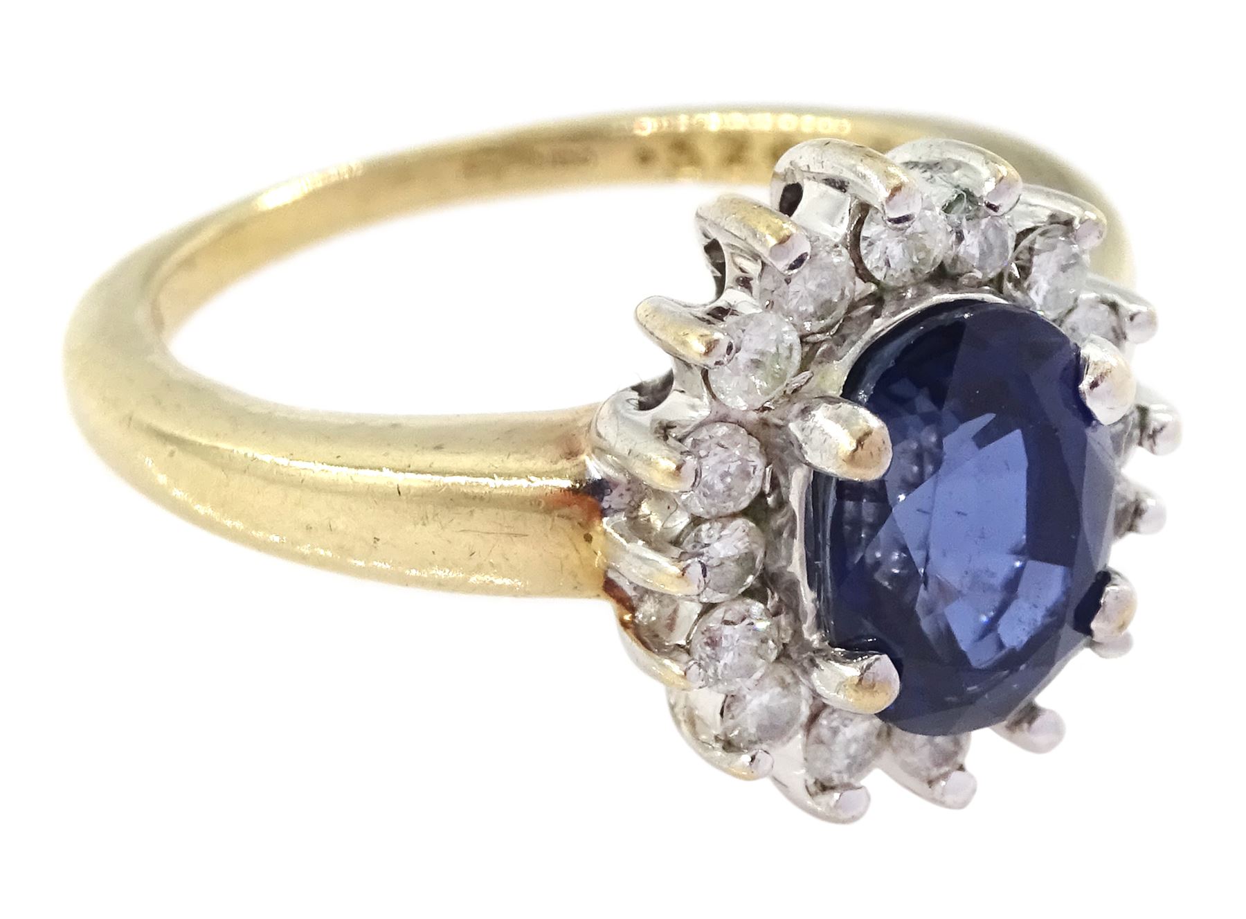 9ct gold oval cut sapphire and round brilliant cut diamond cluster ring - Image 3 of 4