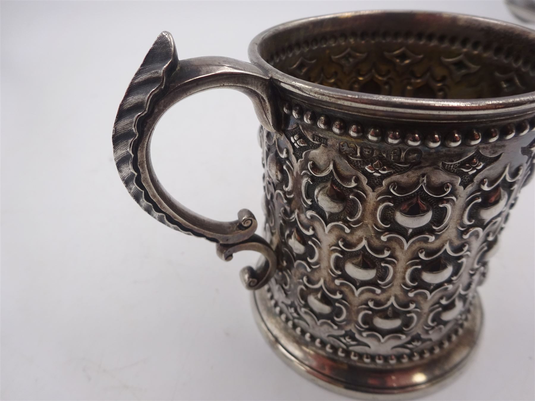 Victorian silver christening mug - Image 5 of 7