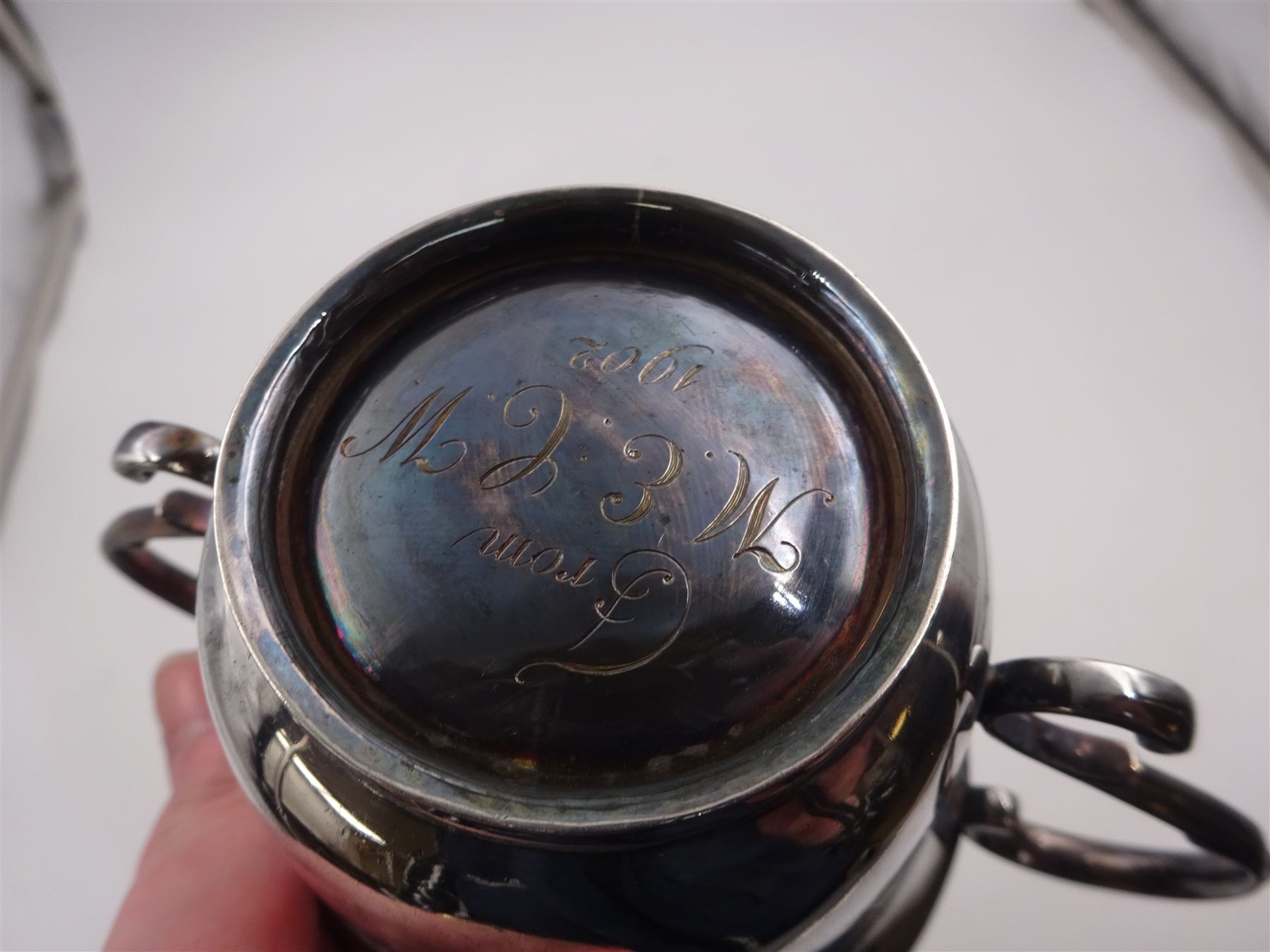 Late Victorian silver porringer - Image 3 of 5