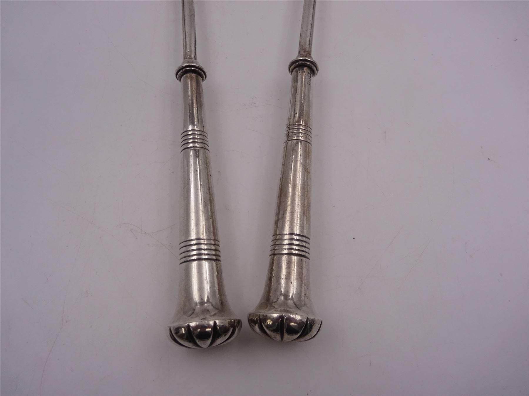 Pair of Arts & Crafts silver salad servers - Image 3 of 5