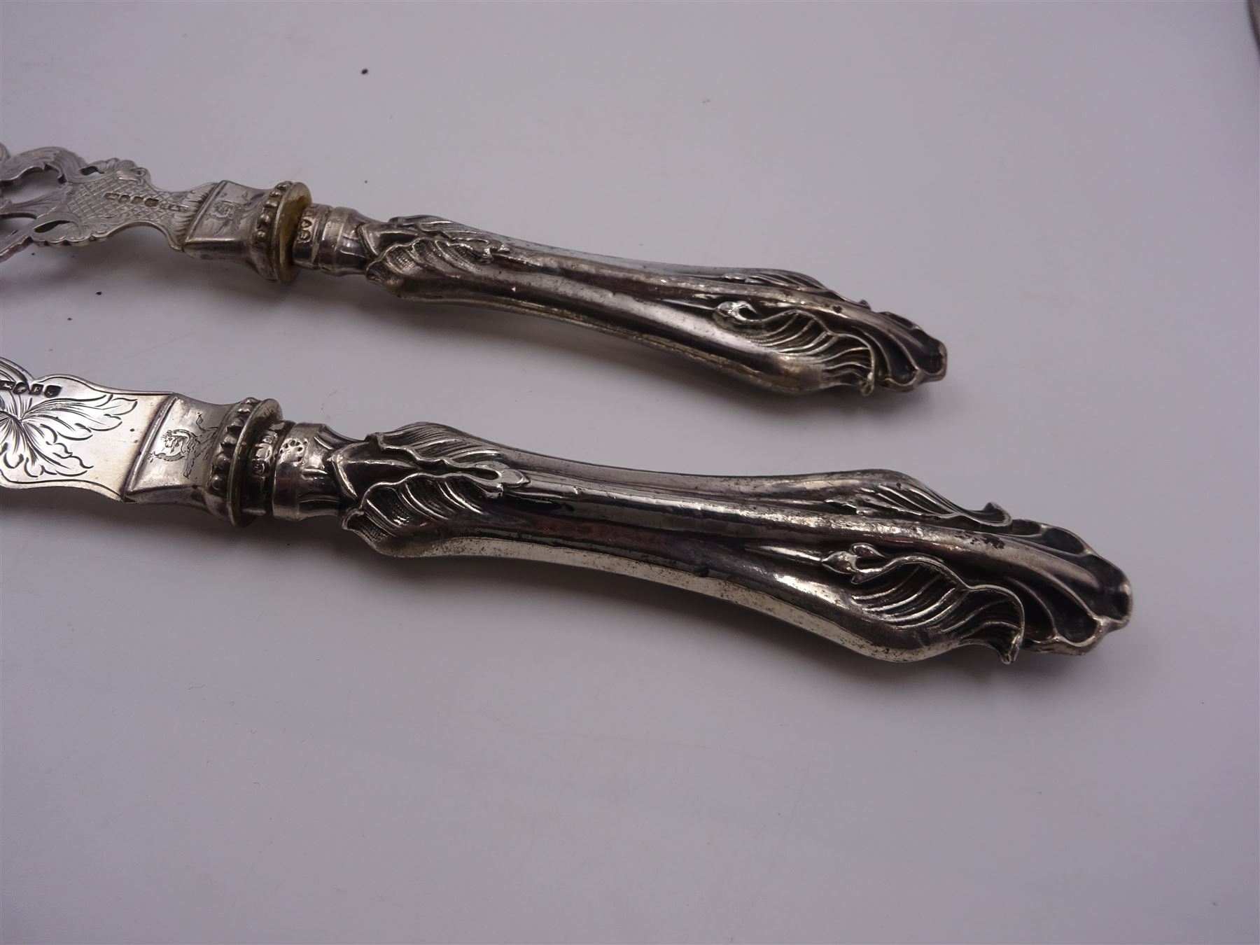 Pair of Victorian silver fish servers - Image 7 of 13
