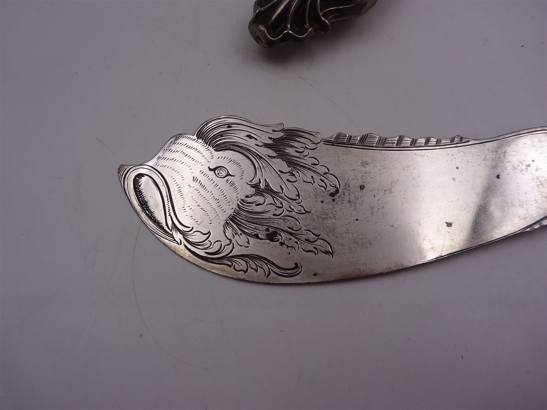 Pair of Victorian silver fish servers - Image 4 of 13