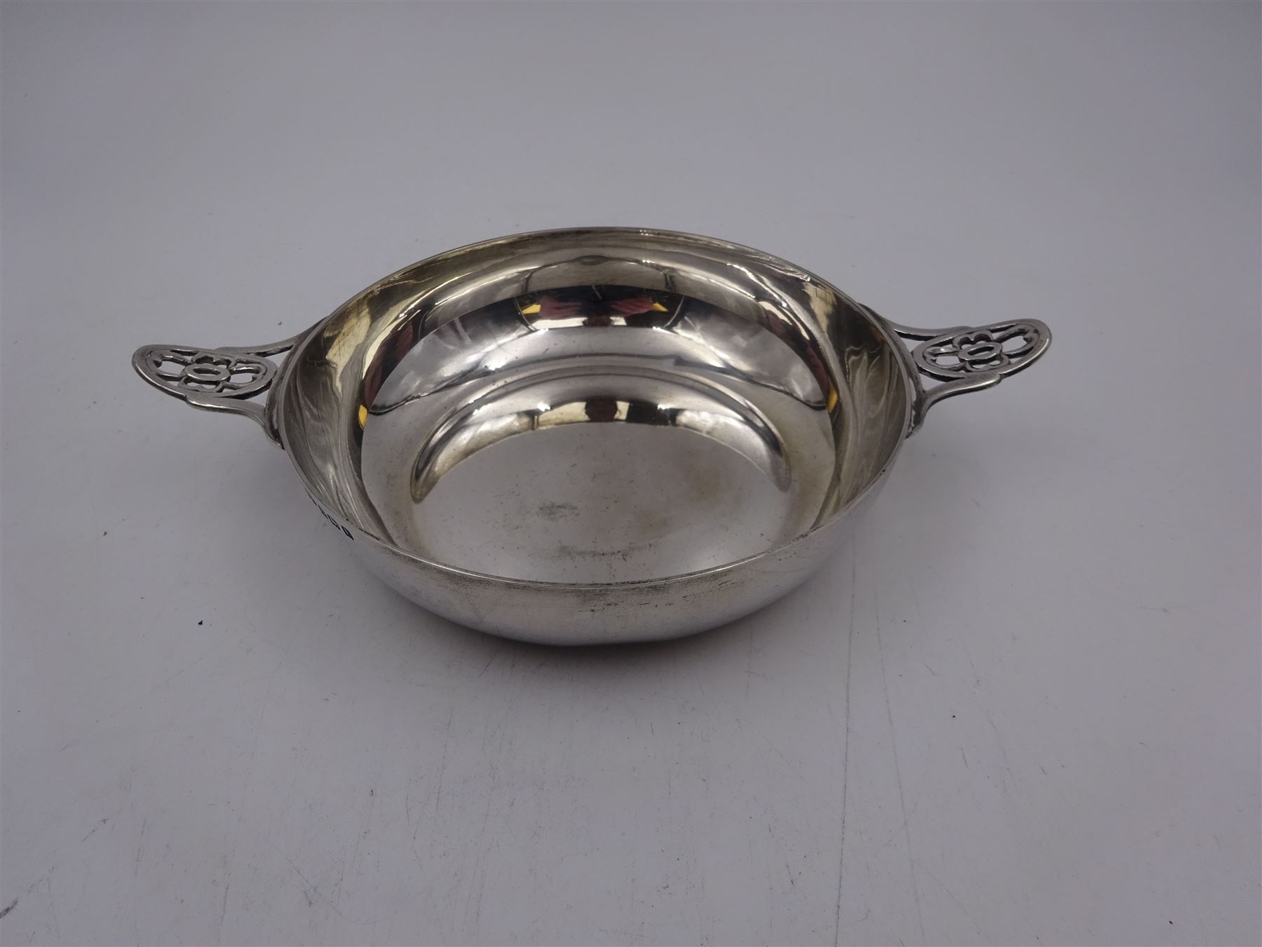 1920s silver twin handled dish - Image 2 of 4