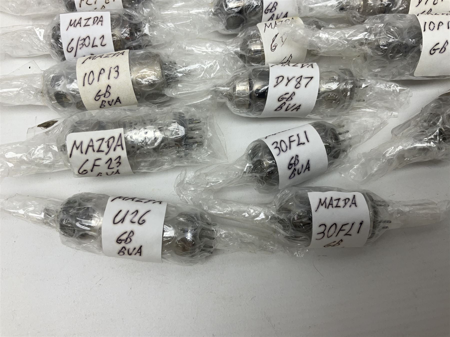 Collection of Mazda thermionic radio valves/vacuum tubes - Image 14 of 15