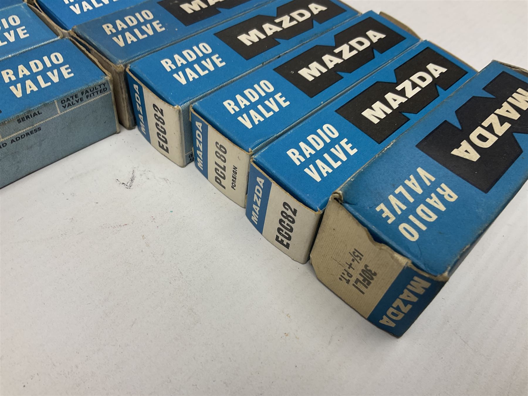 Collection of Mazda thermionic radio valves/vacuum tubes - Image 4 of 11