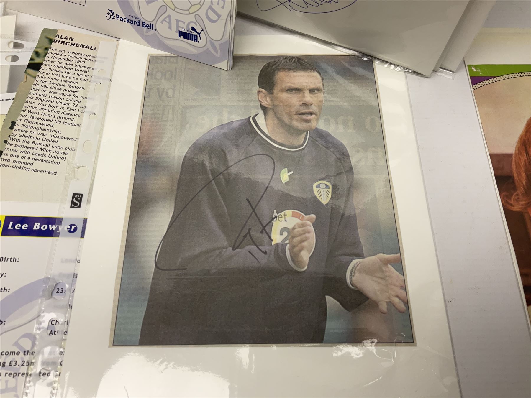 Collection of approximately 200 Leeds United related autographs - Image 12 of 12