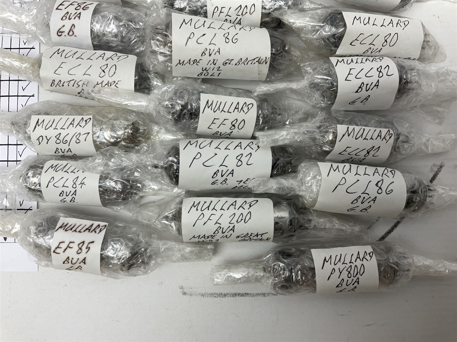 Collection of Mullard thermionic radio valves/vacuum tubes - Image 2 of 7