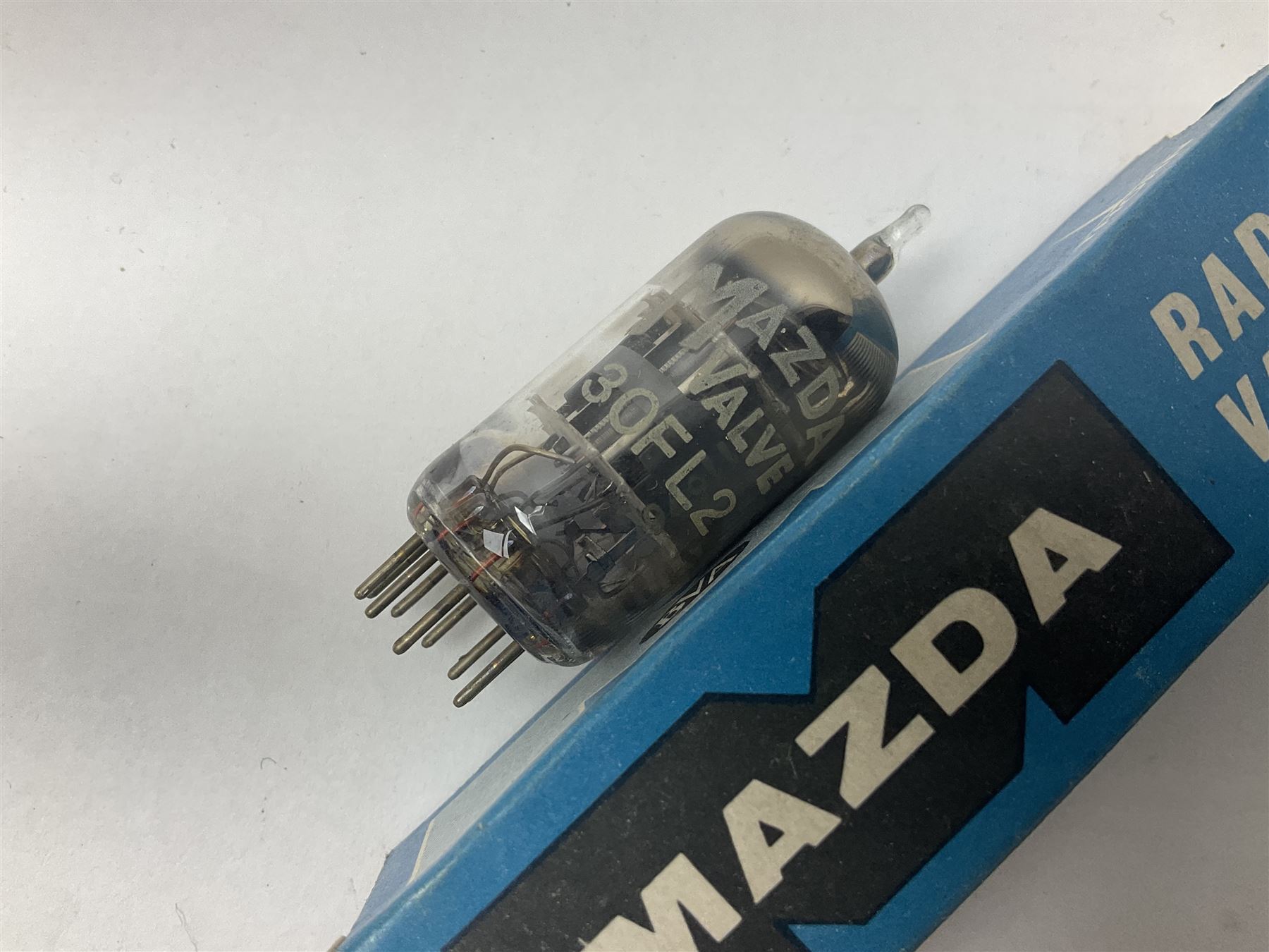 Collection of Mazda thermionic radio valves/vacuum tubes - Image 12 of 12