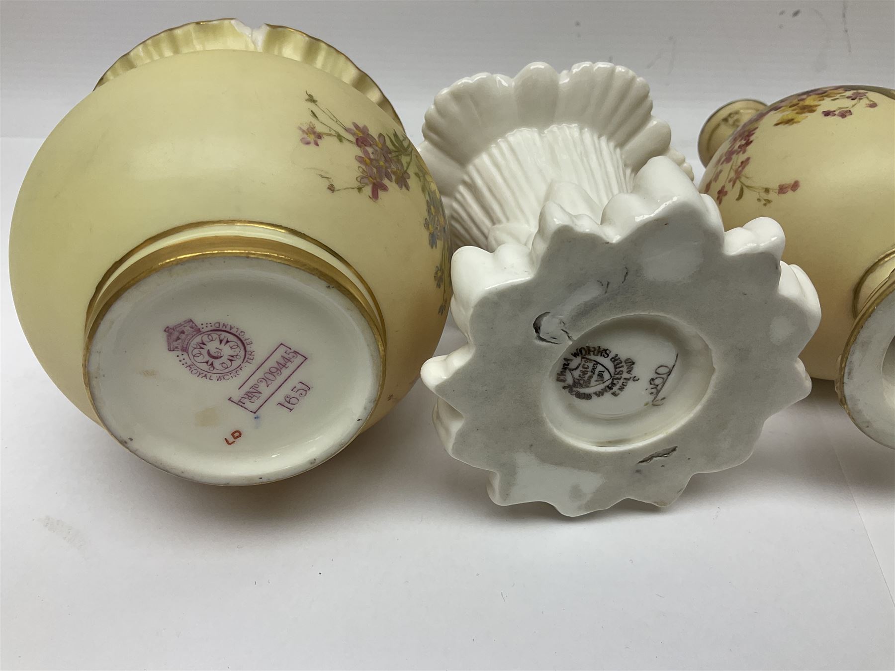 Collection of Royal Worcester and similar ceramics - Image 11 of 12