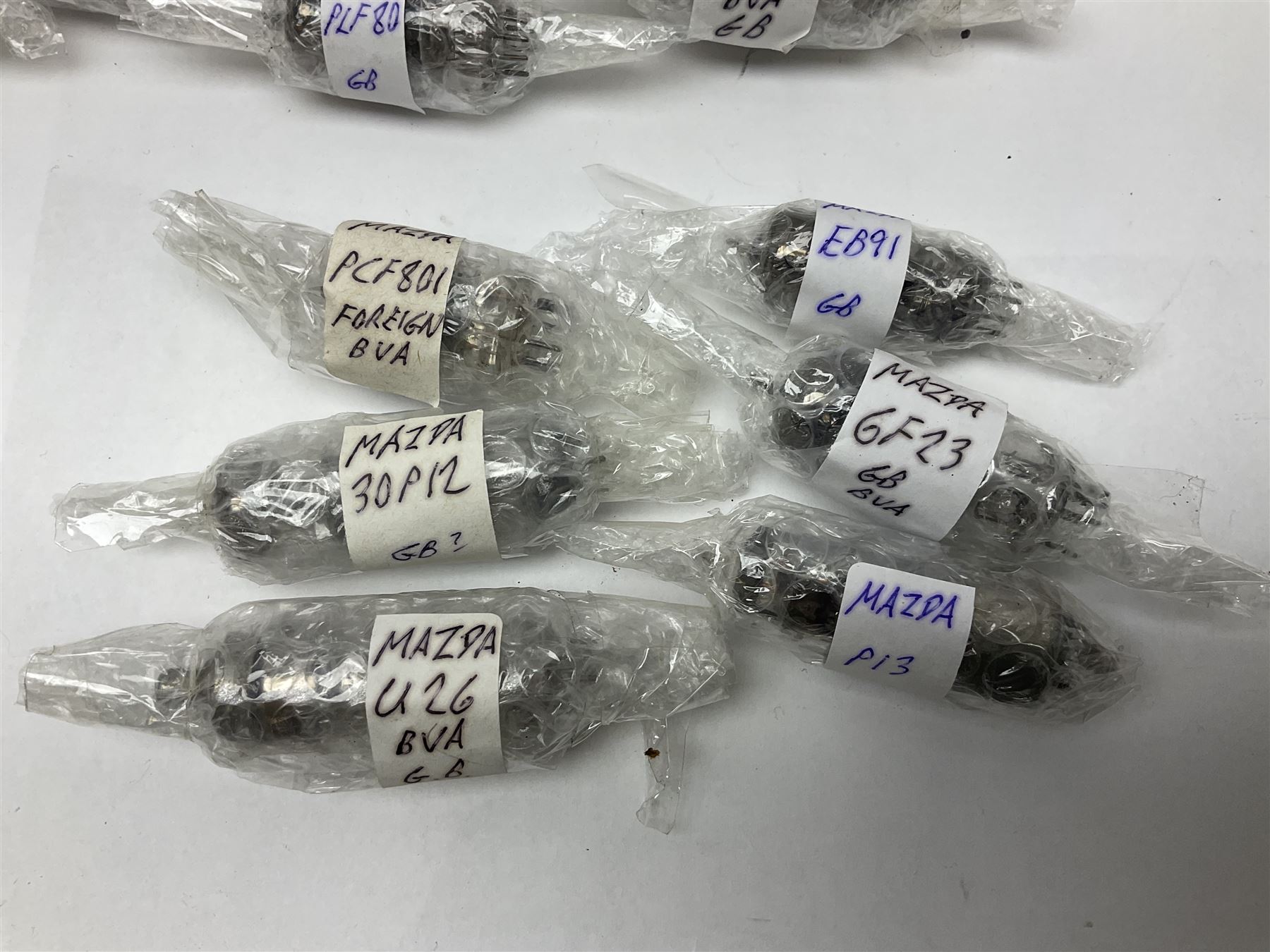 Collection of Mazda thermionic radio valves/vacuum tubes - Image 3 of 12