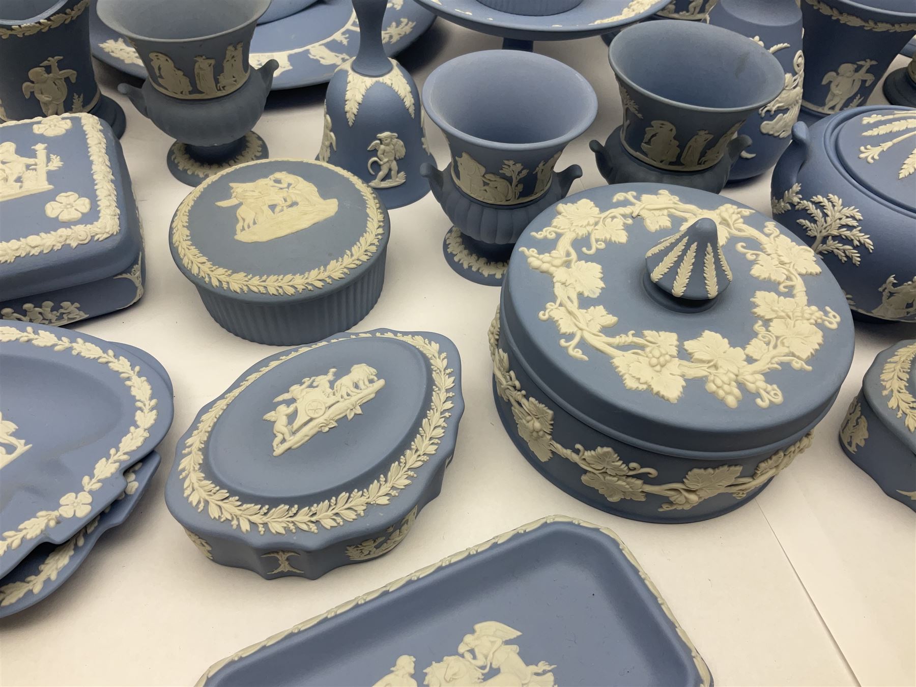 Large collection of Wedgwood Jasperware - Image 6 of 19