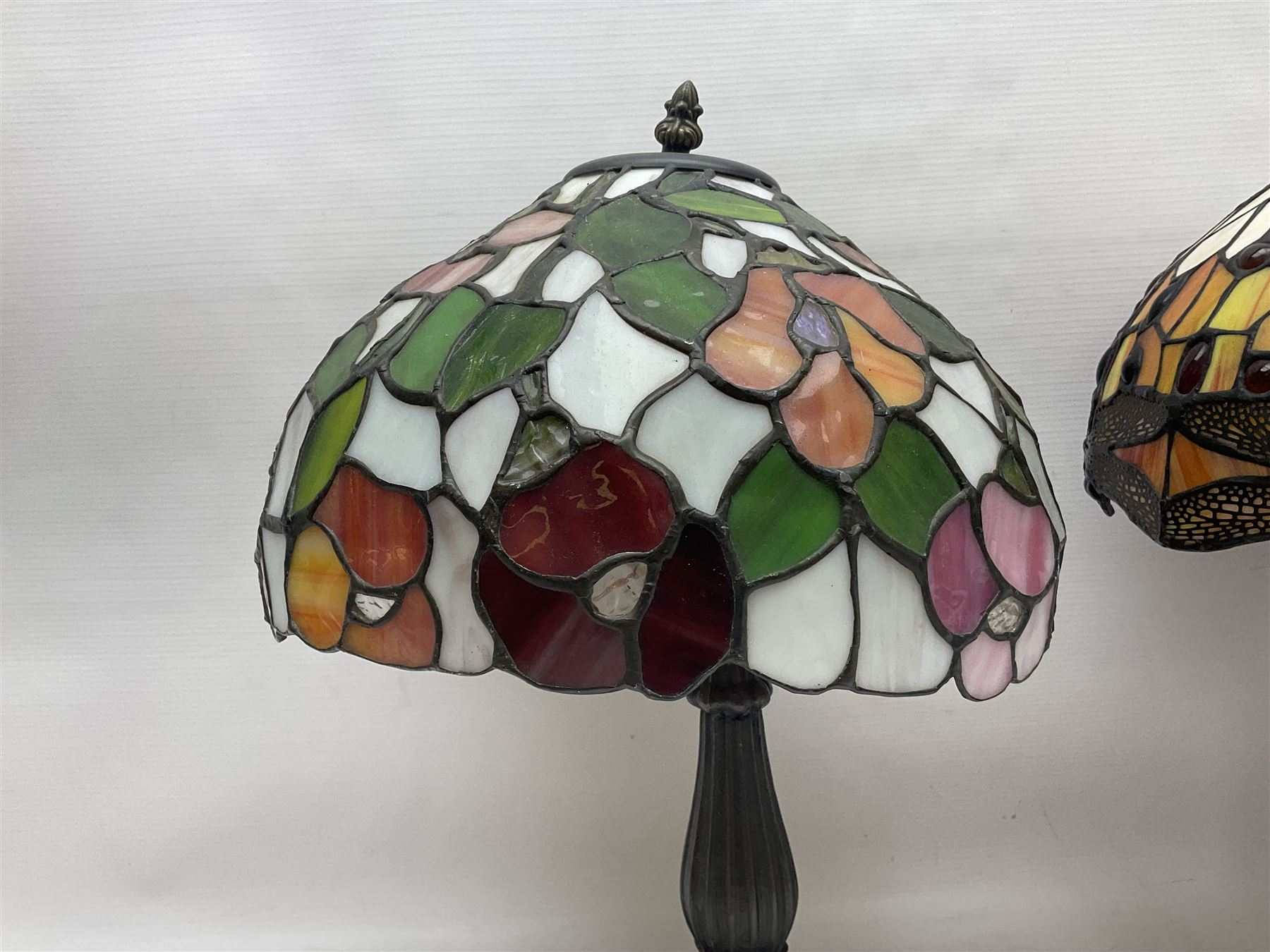 Two Tiffany style table lamps with leaded shade - Image 6 of 13