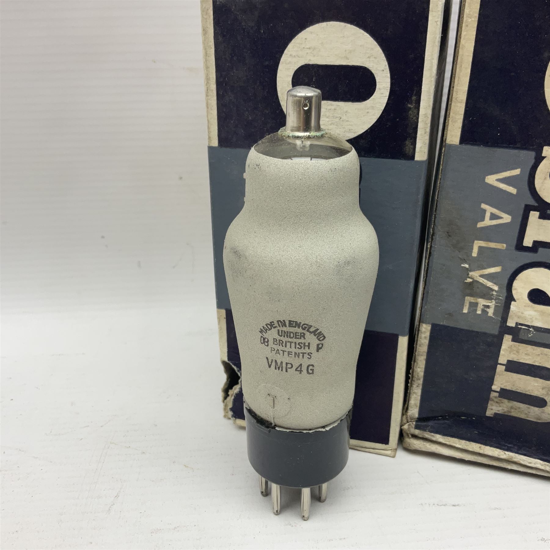 Five Osram thermionic radio valves/vacuum tubes - Image 7 of 10