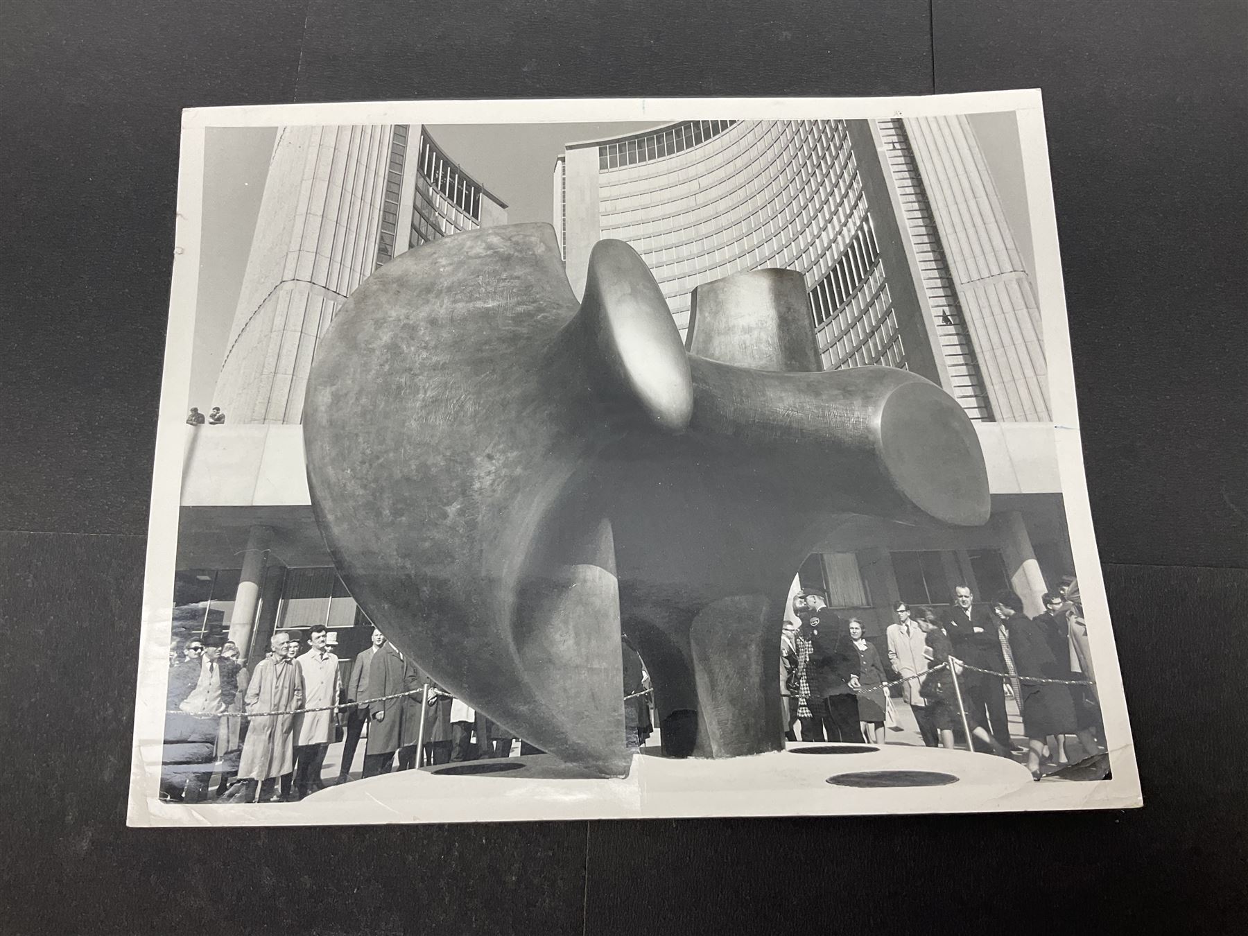 Five 1970s press photographs of Henry Moore and Barbara Hepworth - Image 4 of 11