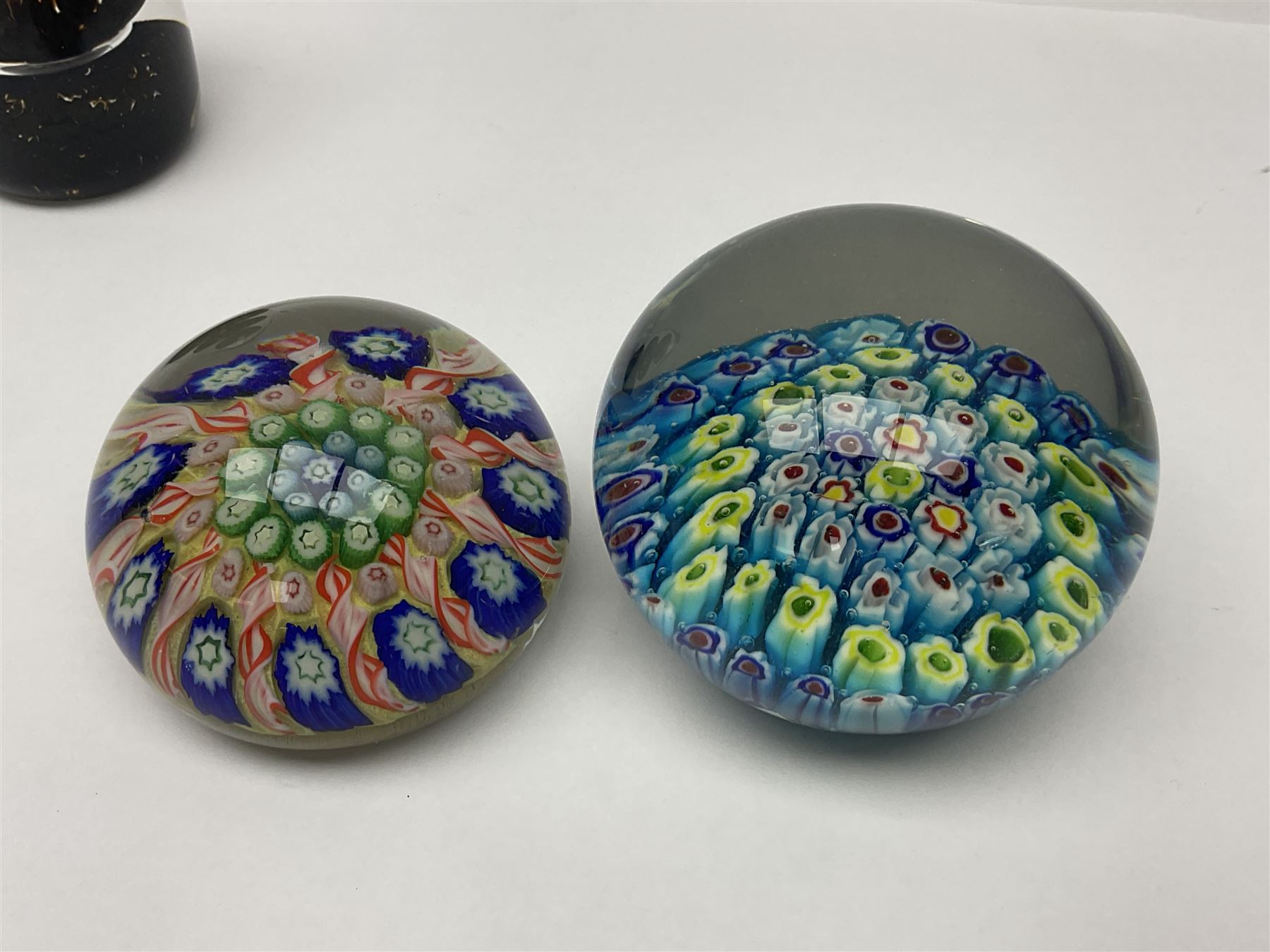 John Ditchfield for Glassform iridescent glass paperweight - Image 5 of 8