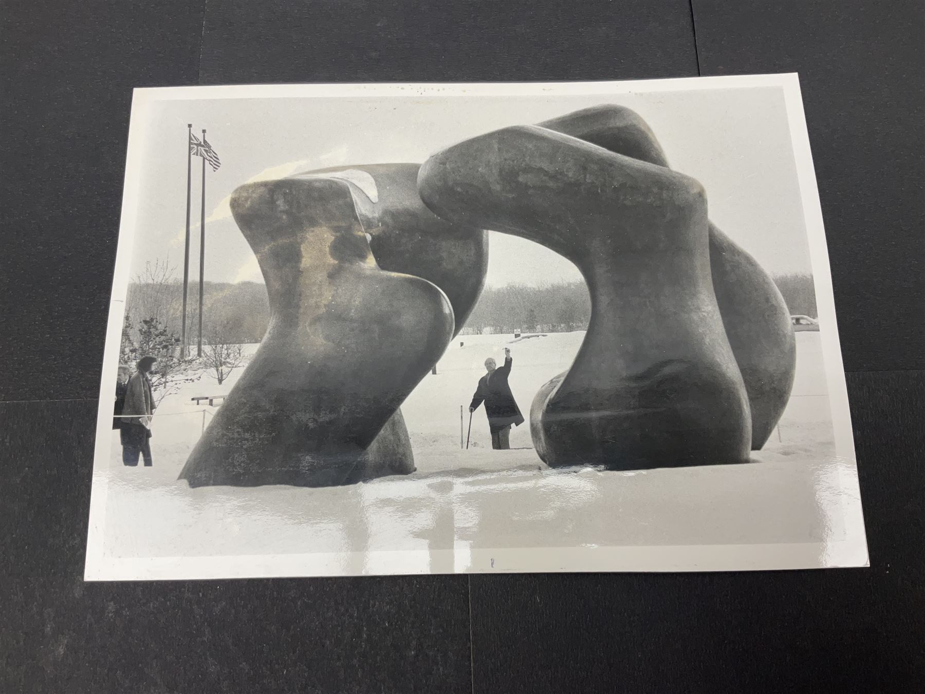 Five 1970s press photographs of Henry Moore and Barbara Hepworth - Image 8 of 11