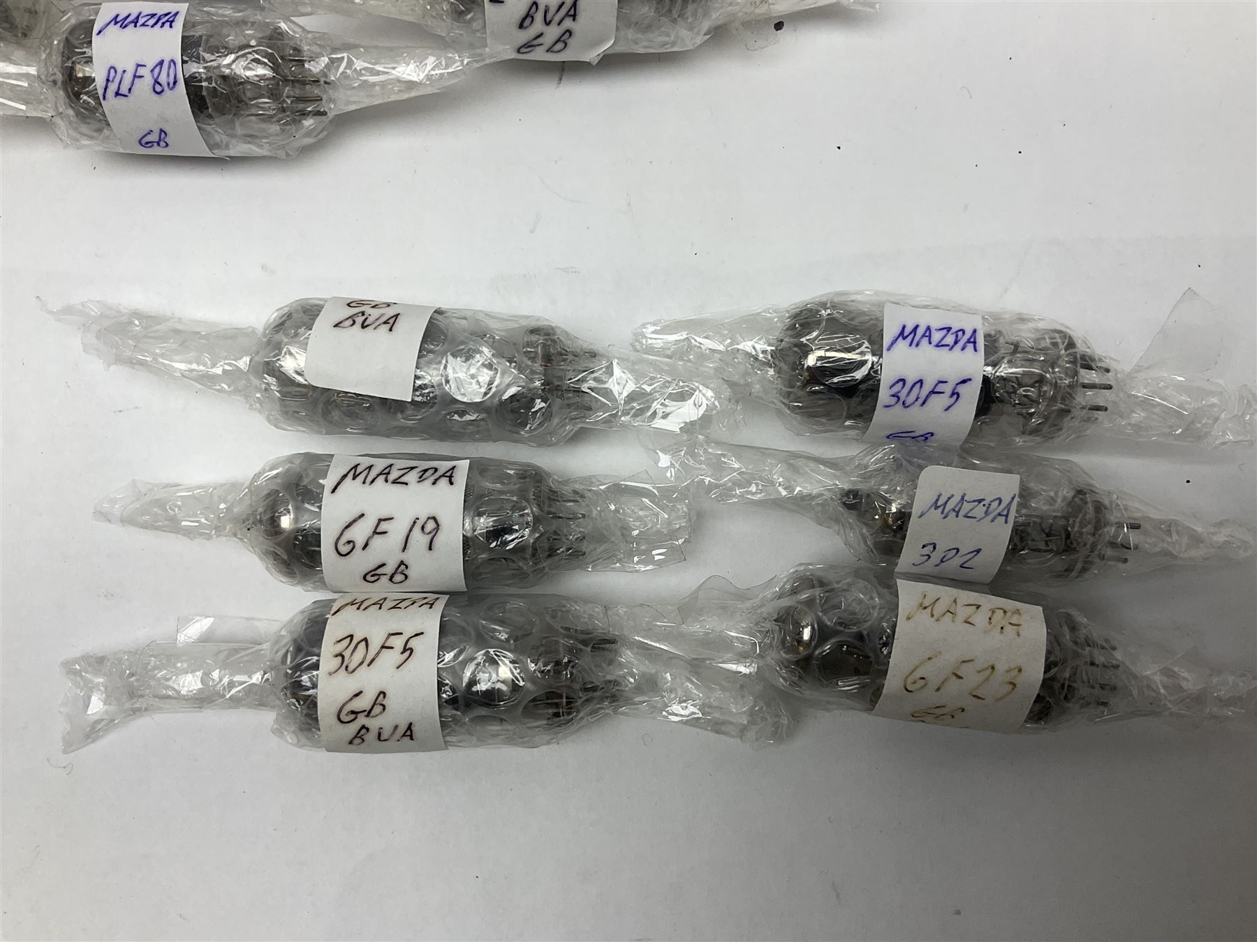 Collection of Mazda thermionic radio valves/vacuum tubes - Image 5 of 12