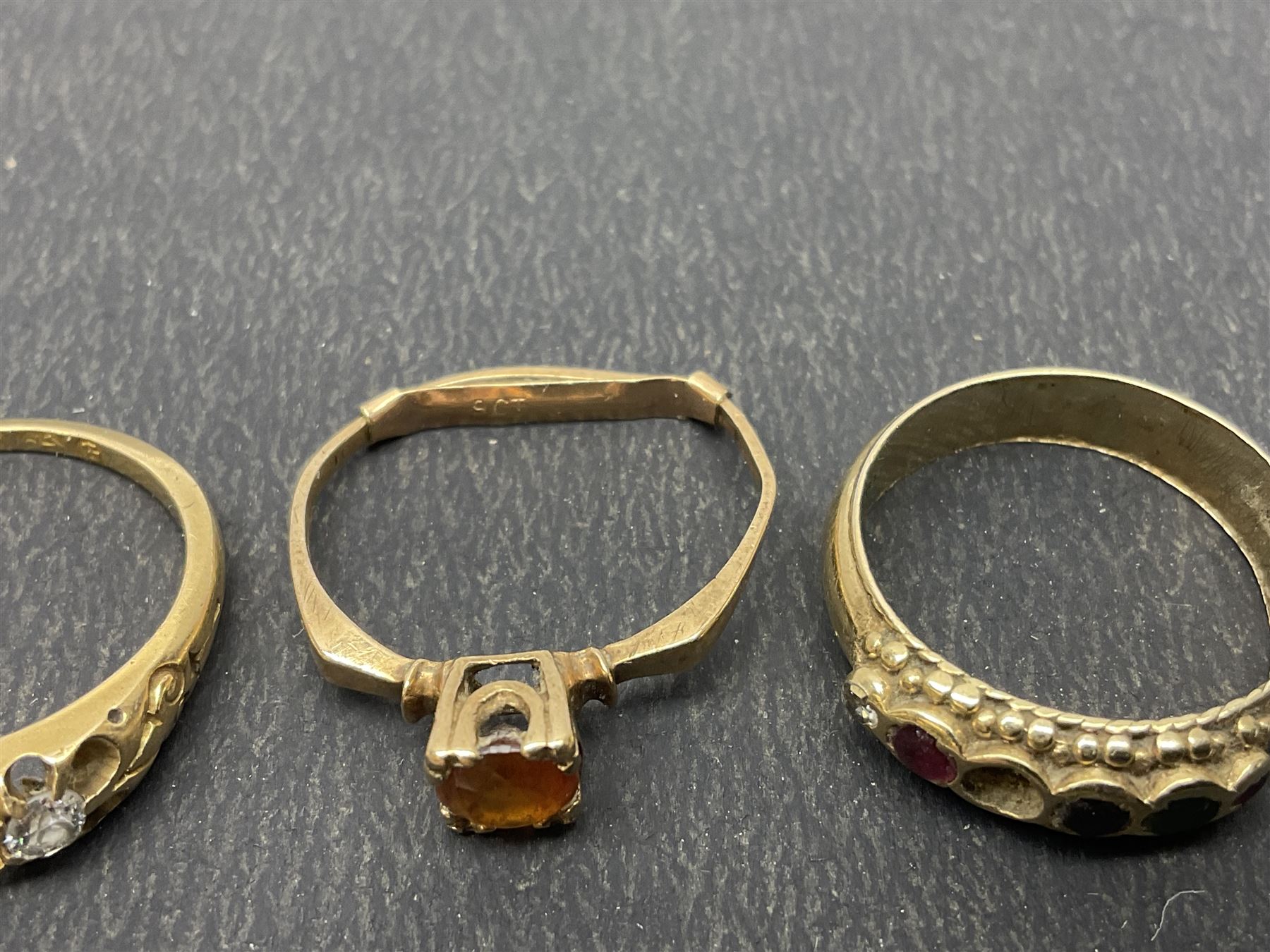 Five gold stone set rings - Image 8 of 10