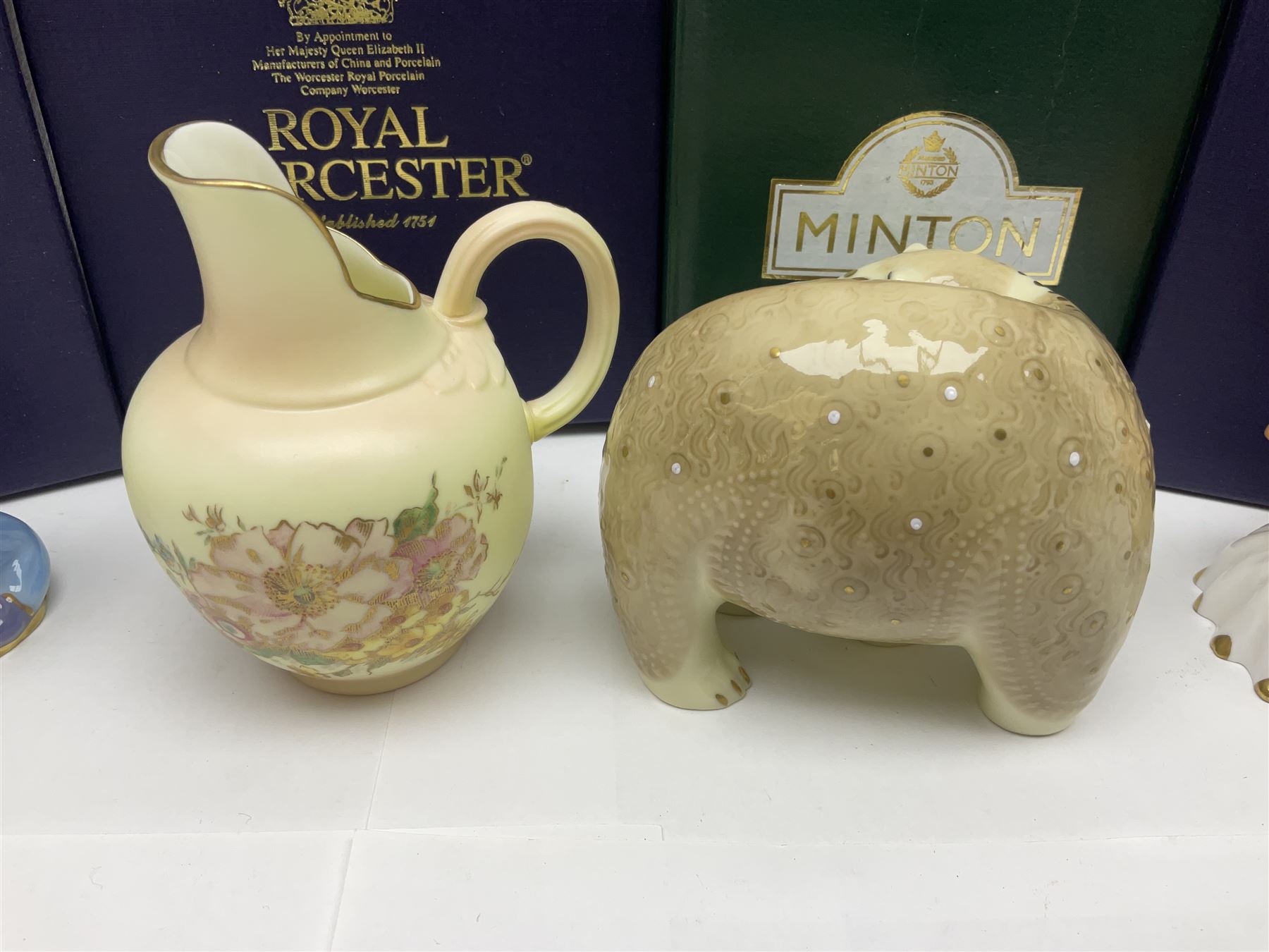 Two Royal Worcester candle snuffers from the connoisseur collection - Image 4 of 9