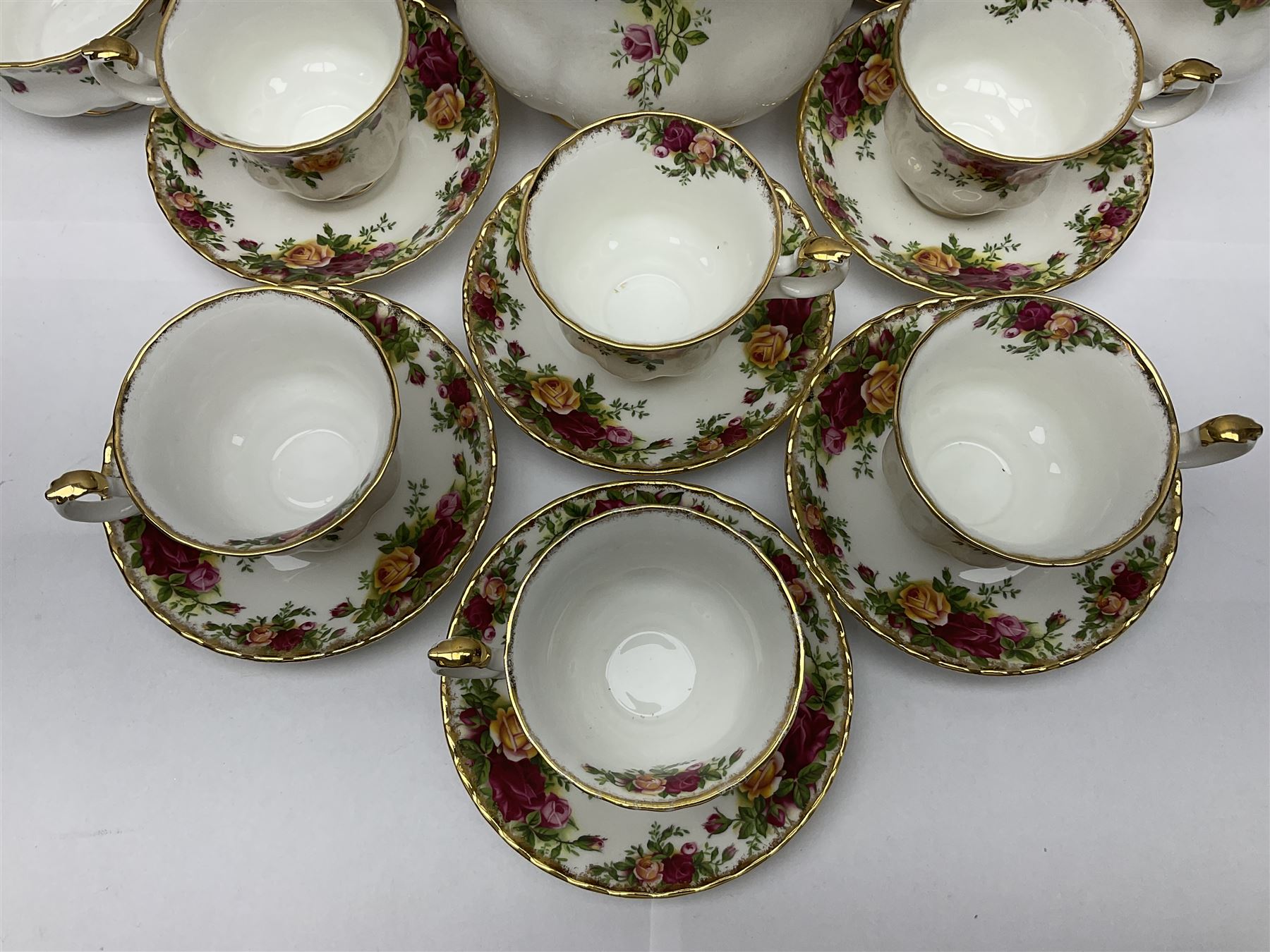 Royal Albert Country Roses pattern tea service for six - Image 2 of 9