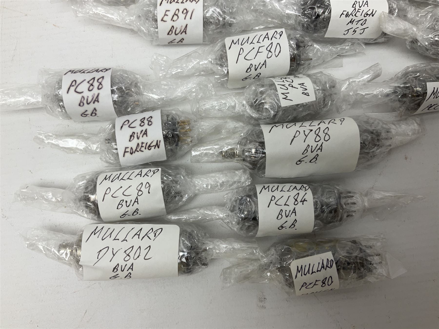 Collection of Mullard thermionic radio valves/vacuum tubes - Image 11 of 14