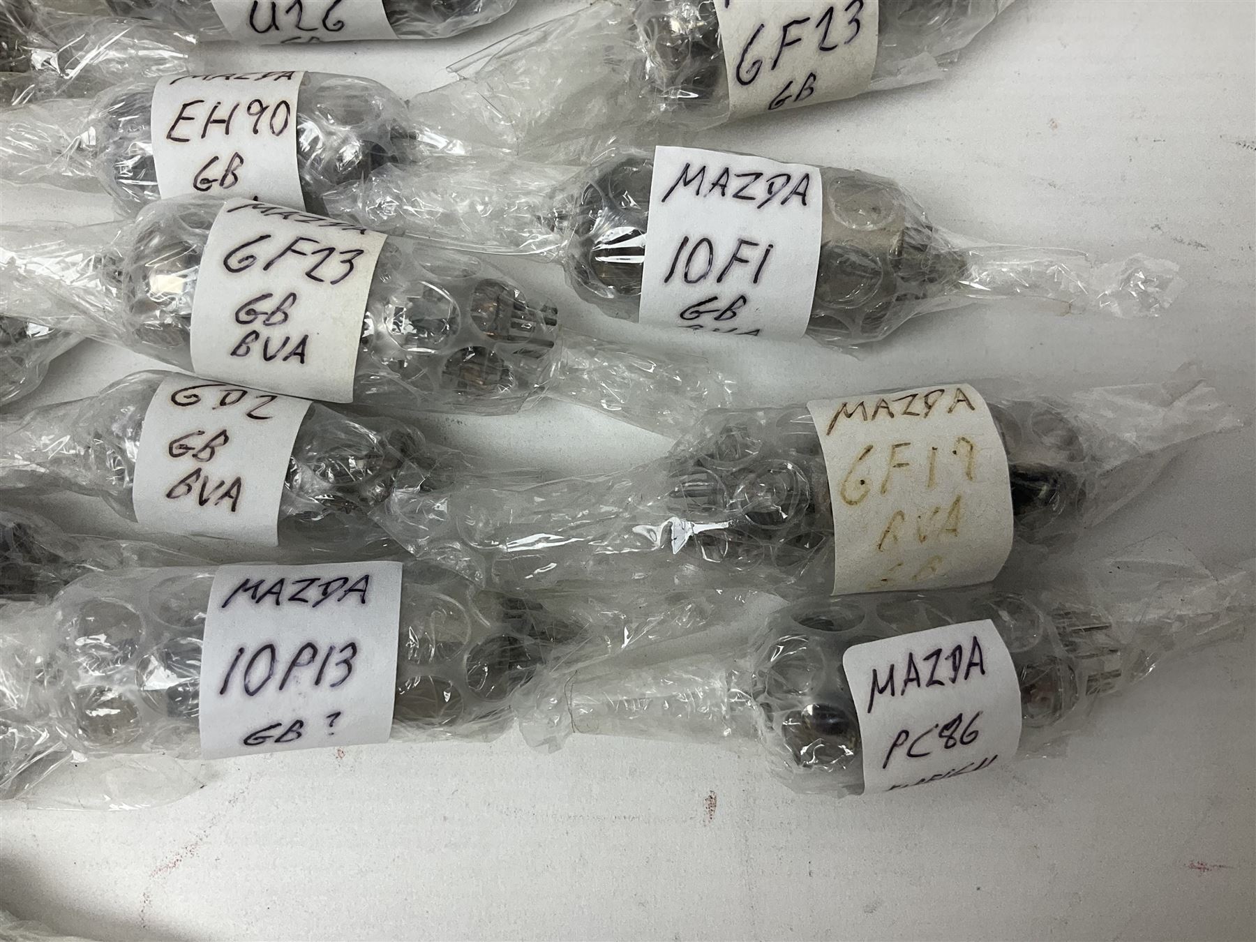 Collection of Mazda thermionic radio valves/vacuum tubes - Image 12 of 15