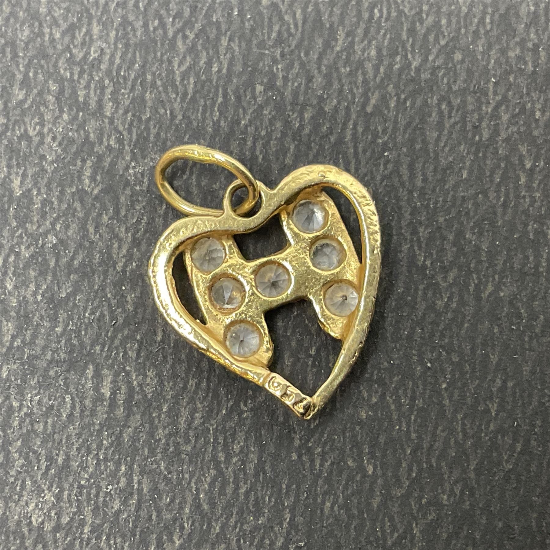 18ct gold H heart pendant - Image 4 of 8