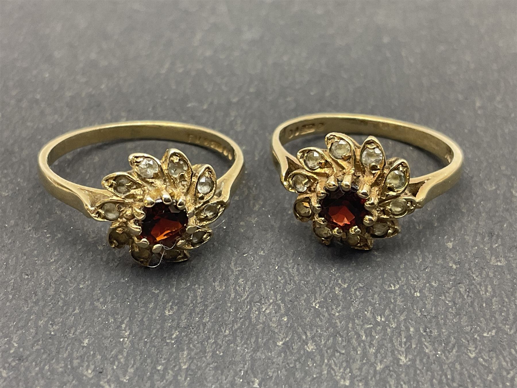 Two 9ct gold garnet and paste stone set cluster rings and a Early 20th century gold brooch - Image 5 of 8