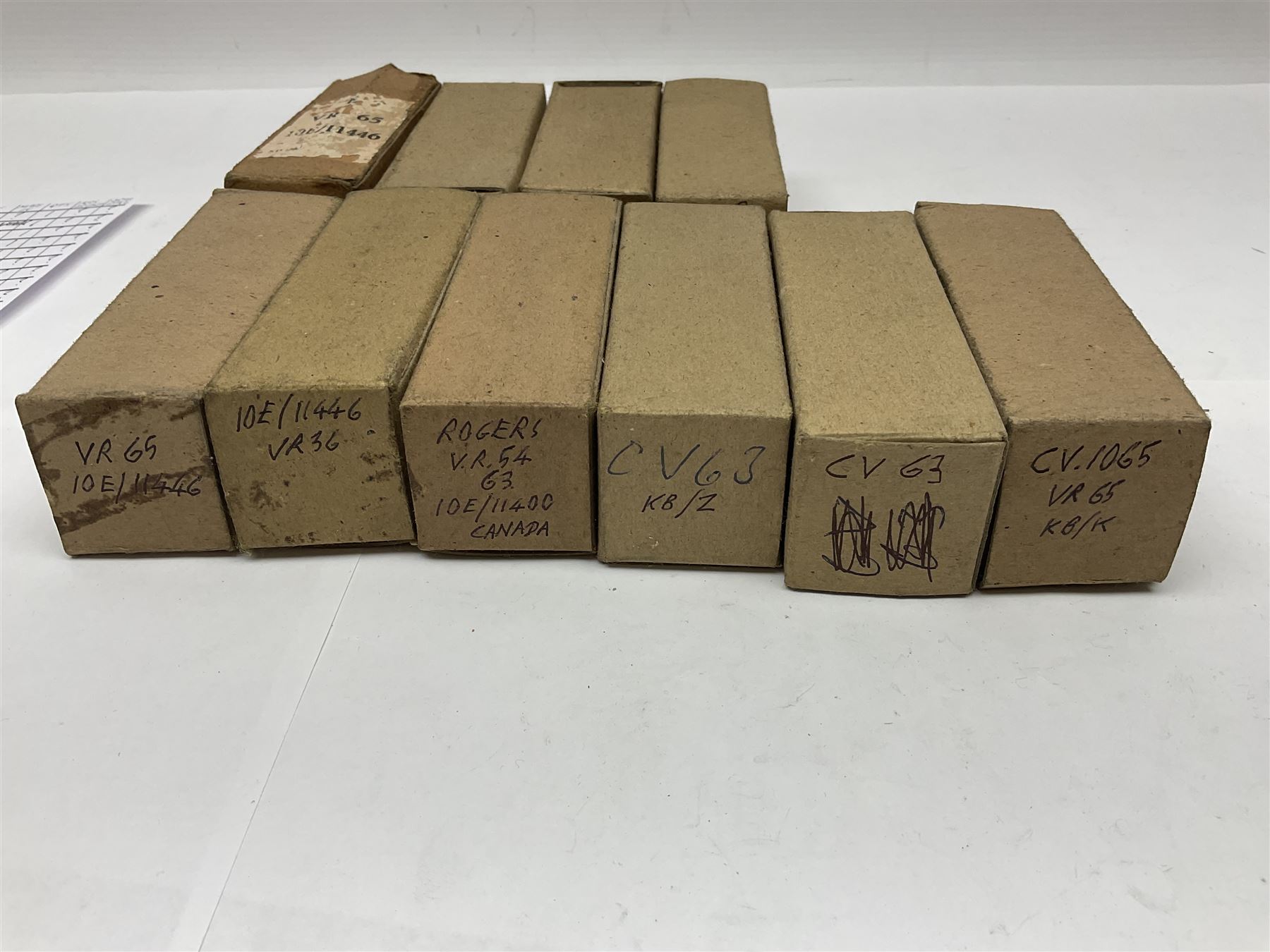 Collection of thermionic radio valves/vacuum tubes - Image 8 of 11