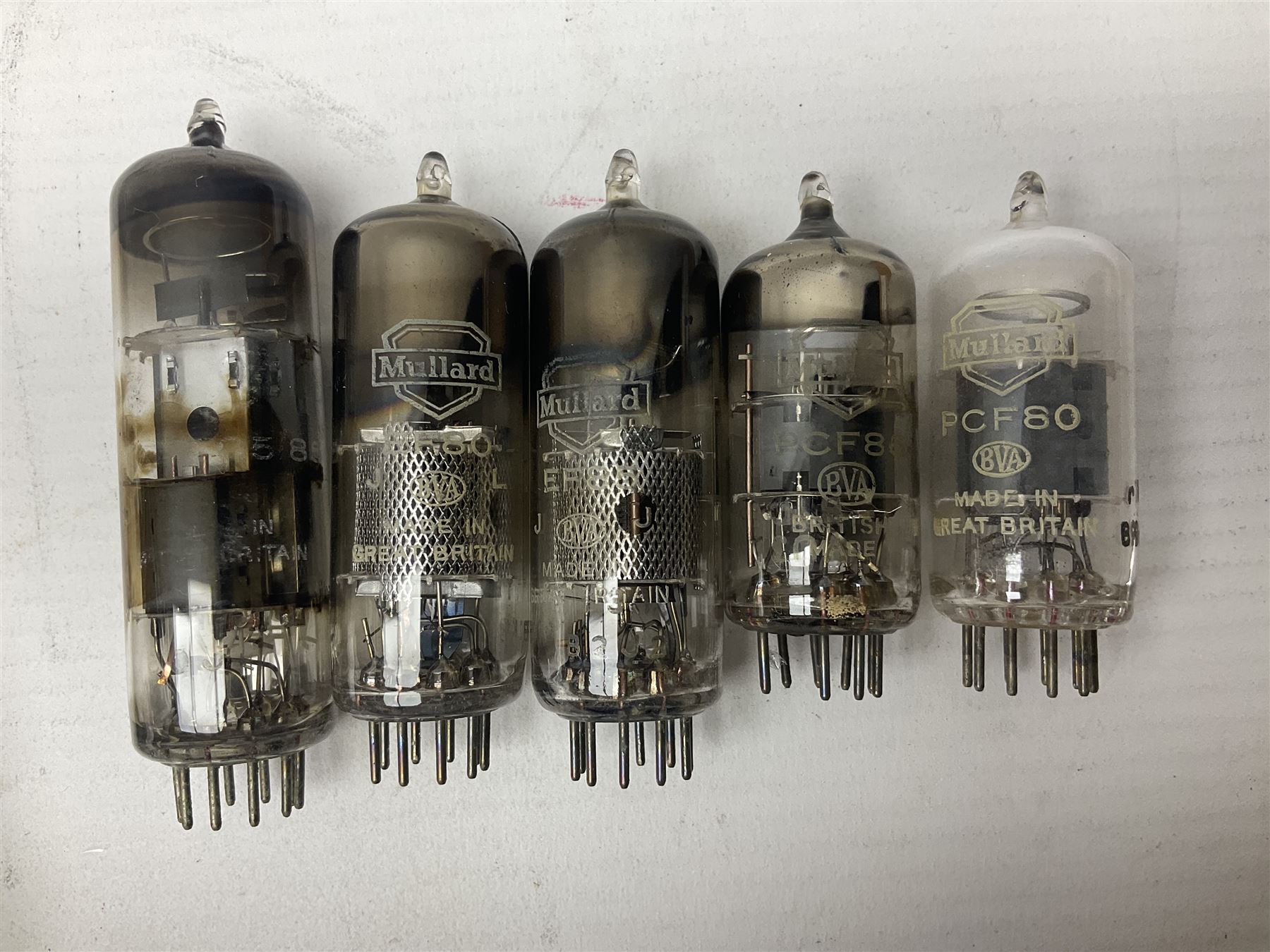 Collection of Mullard thermionic radio valves/vacuum tubes - Image 2 of 12