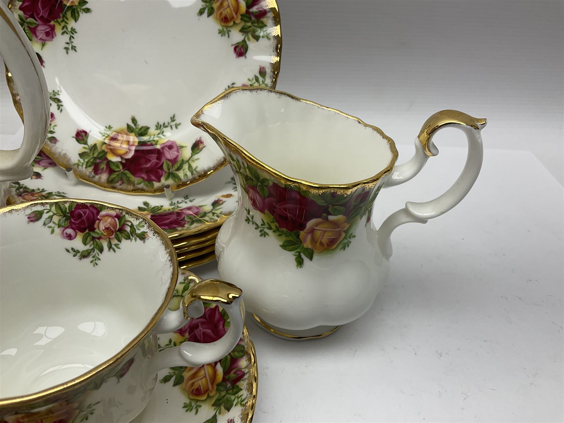Royal Albert Country Roses pattern tea service for six - Image 7 of 9