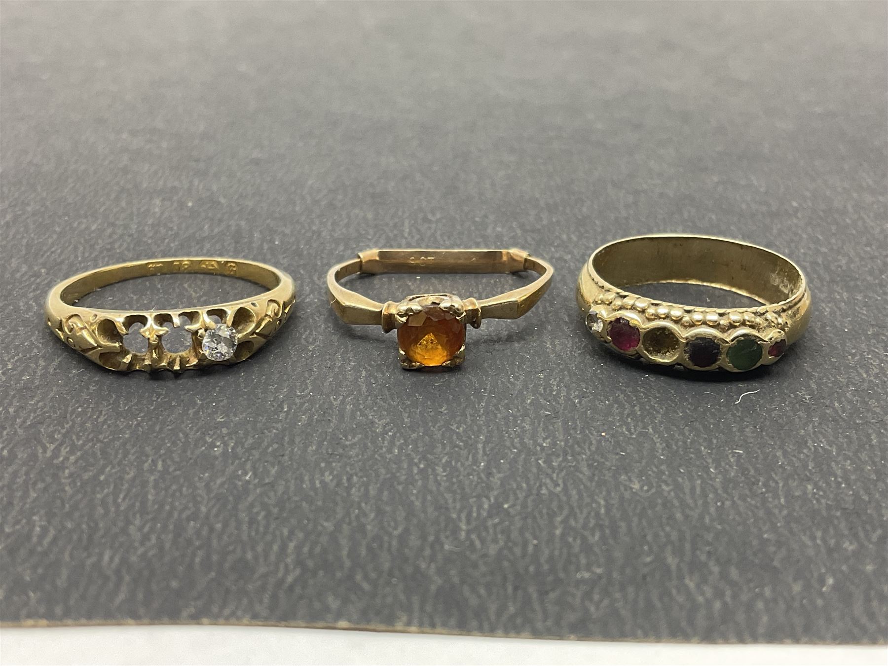 Five gold stone set rings - Image 6 of 10