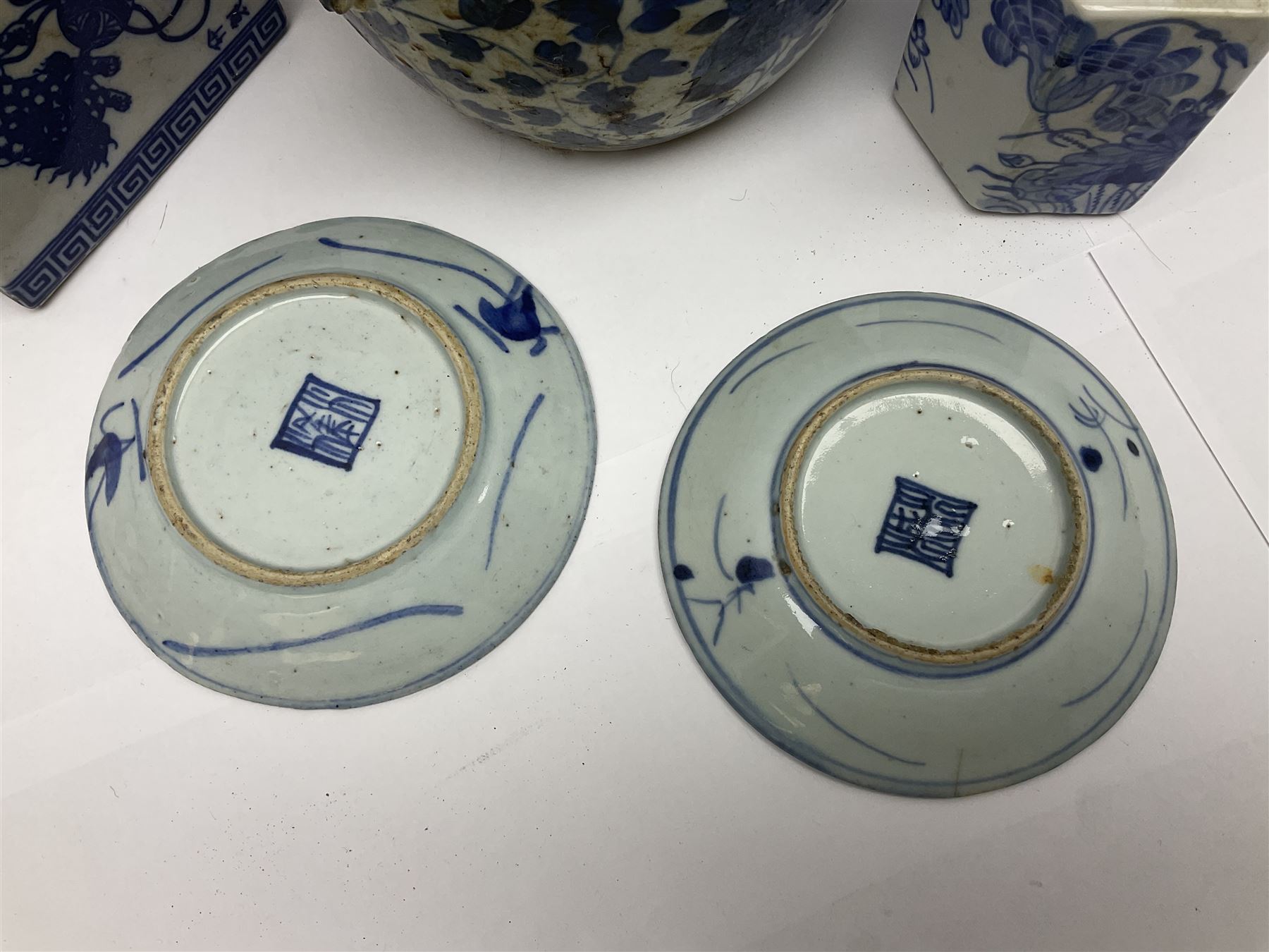 Two Chinese ceramic blue and white opium pillows with pierced ends - Image 5 of 10